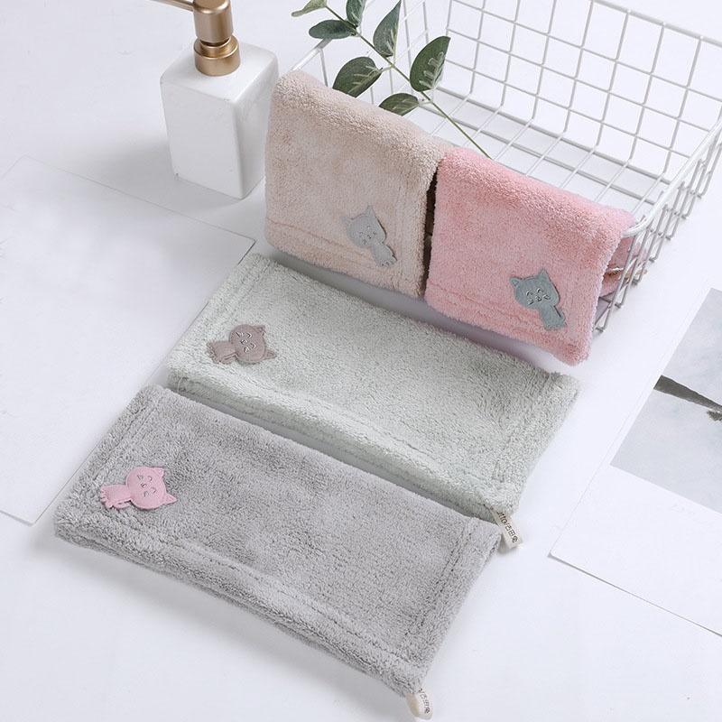 Khăn lau tay nhà bếp siêu thấm có móc treo chất liệu Microfiber mềm mịn