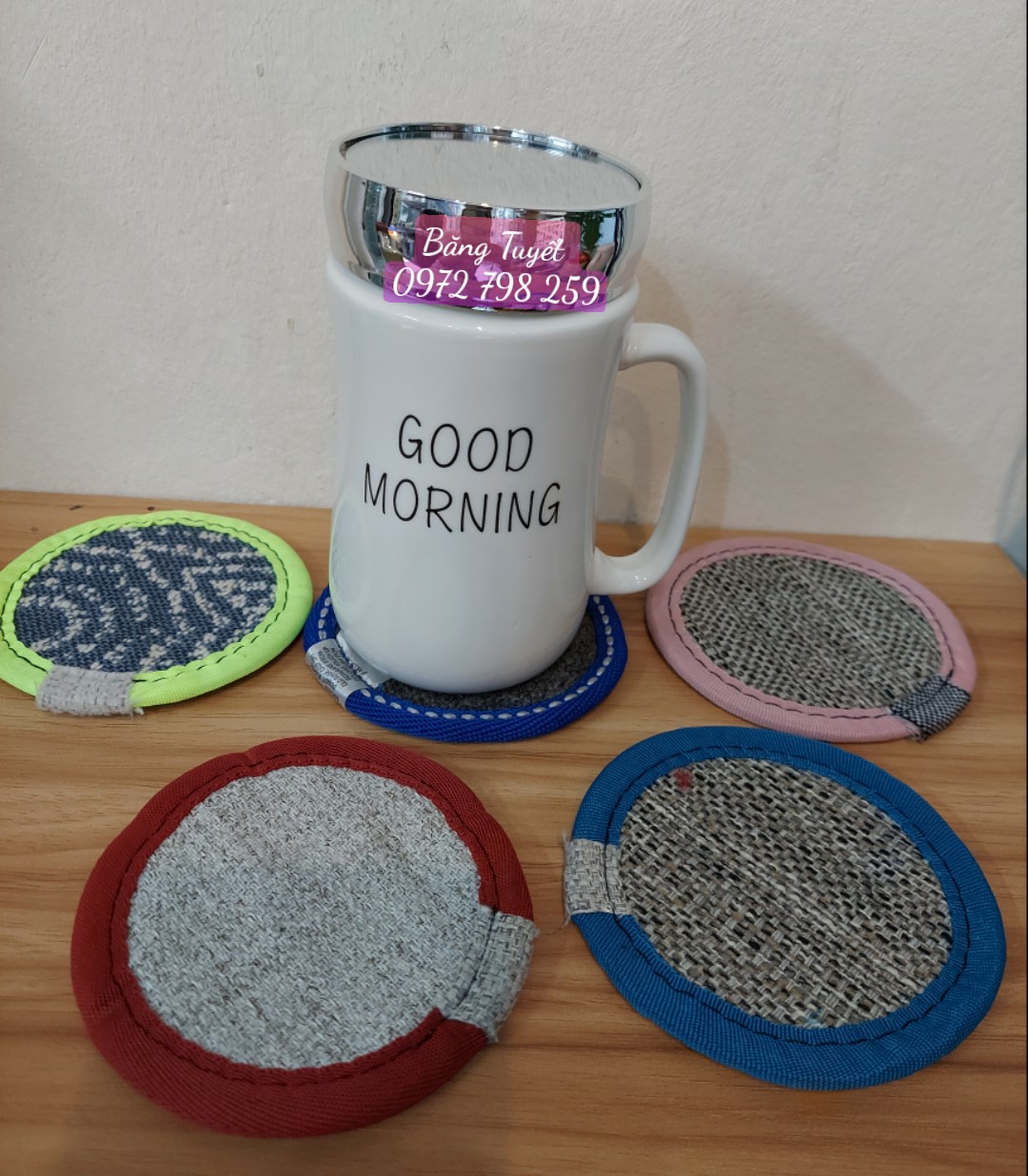 Miếng Đế lót ly bằng vải chống thấm chống trượt, dễ lau chùi rất tiện lợi đế lót ly