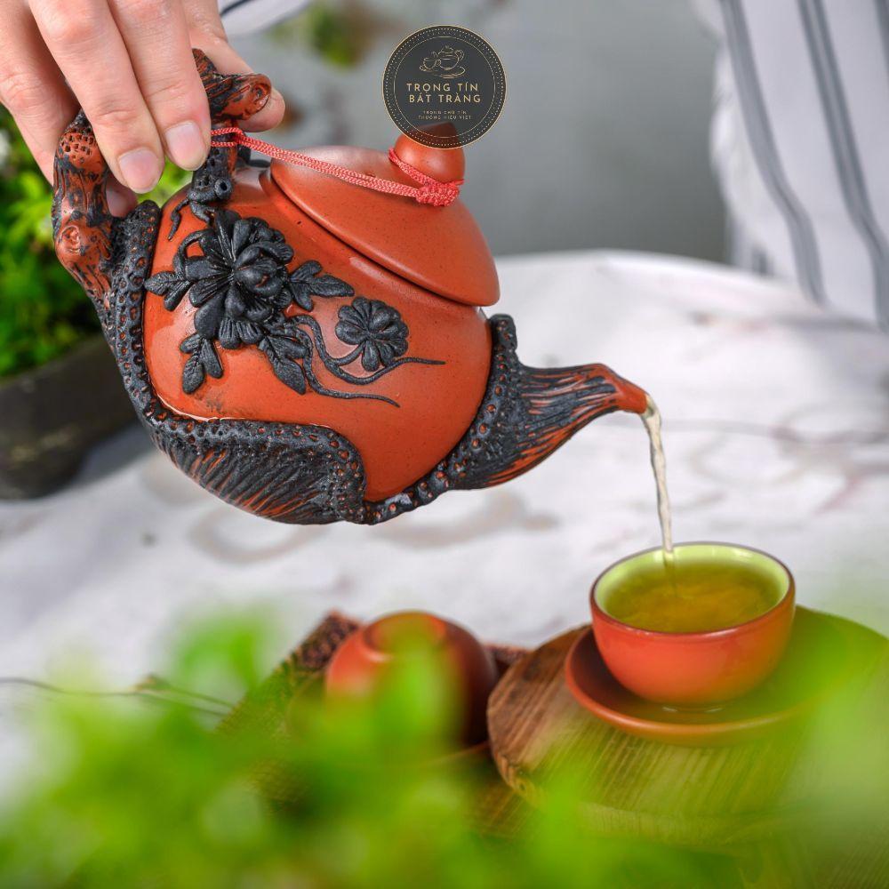 Bộ Ấm Chén Trà Đạo Gốm Tử Sa Bát Tràng Đắp Nổi Hoa Phù Dung Dáng Thủy Bình Dung Tích 400ml ATSML 02.3