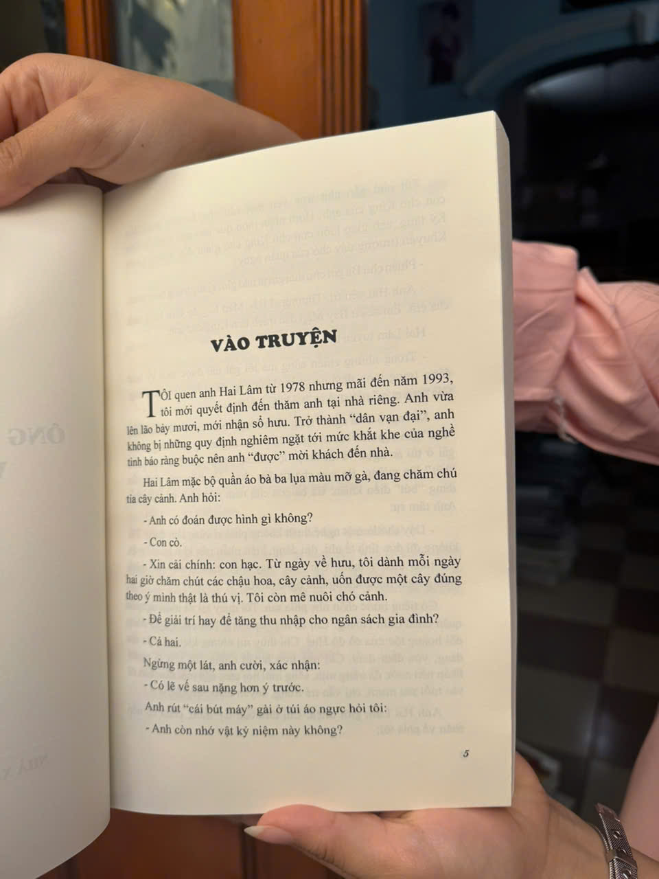 ÔNG TƯỚNG TÌNH BÁO VÀ HAI BÀ VỢ - Thiếu tướng Anh hùng LLVTND Đặng Trần Đức - Nguyễn Trần Thiết – Sách Miền Trung