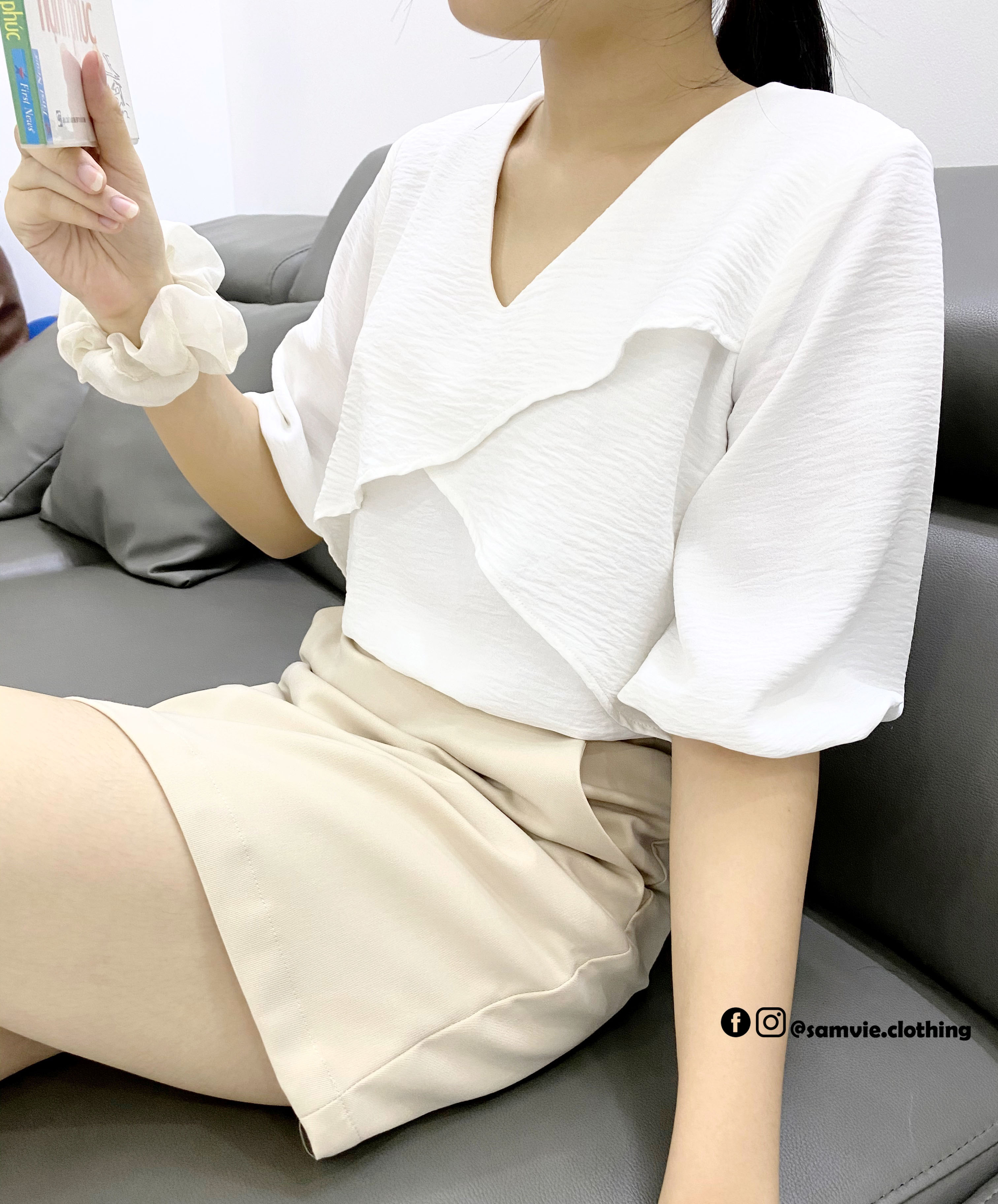 Áo kiểu linen 2 tầng, cổ tim - Samvie