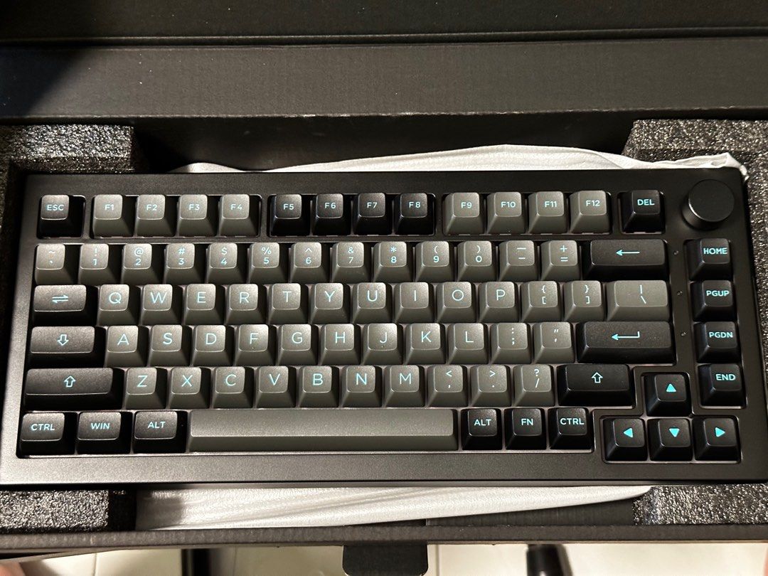 Bàn phím máy tính AKKO 5075B Plus Black & Cyan_Mới, hàng chính hãng