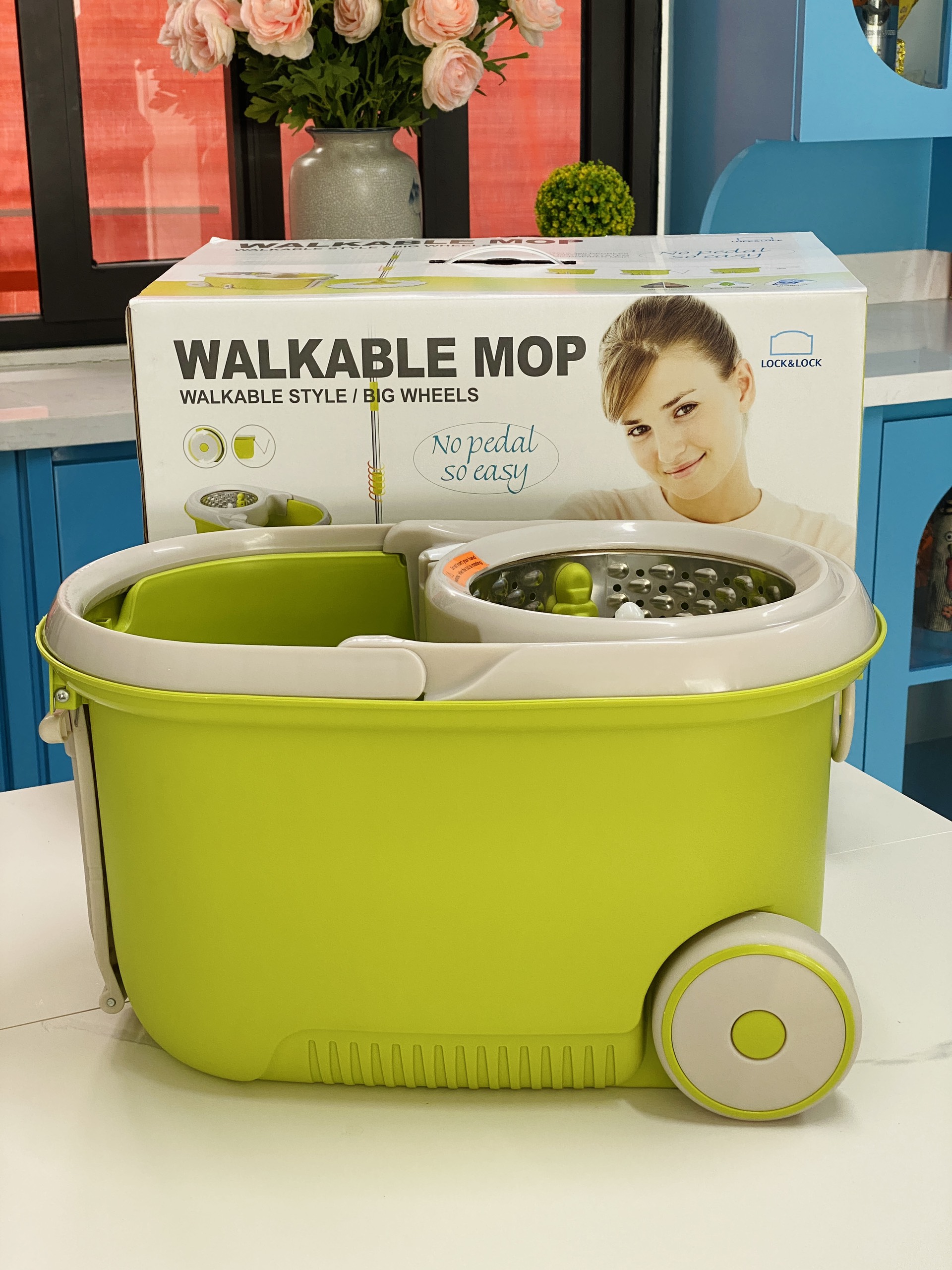 Bộ Cây Lau Nhà Xoay Tay 360 Độ Lock & Lock MOP-L003 - 2 Bông Lau