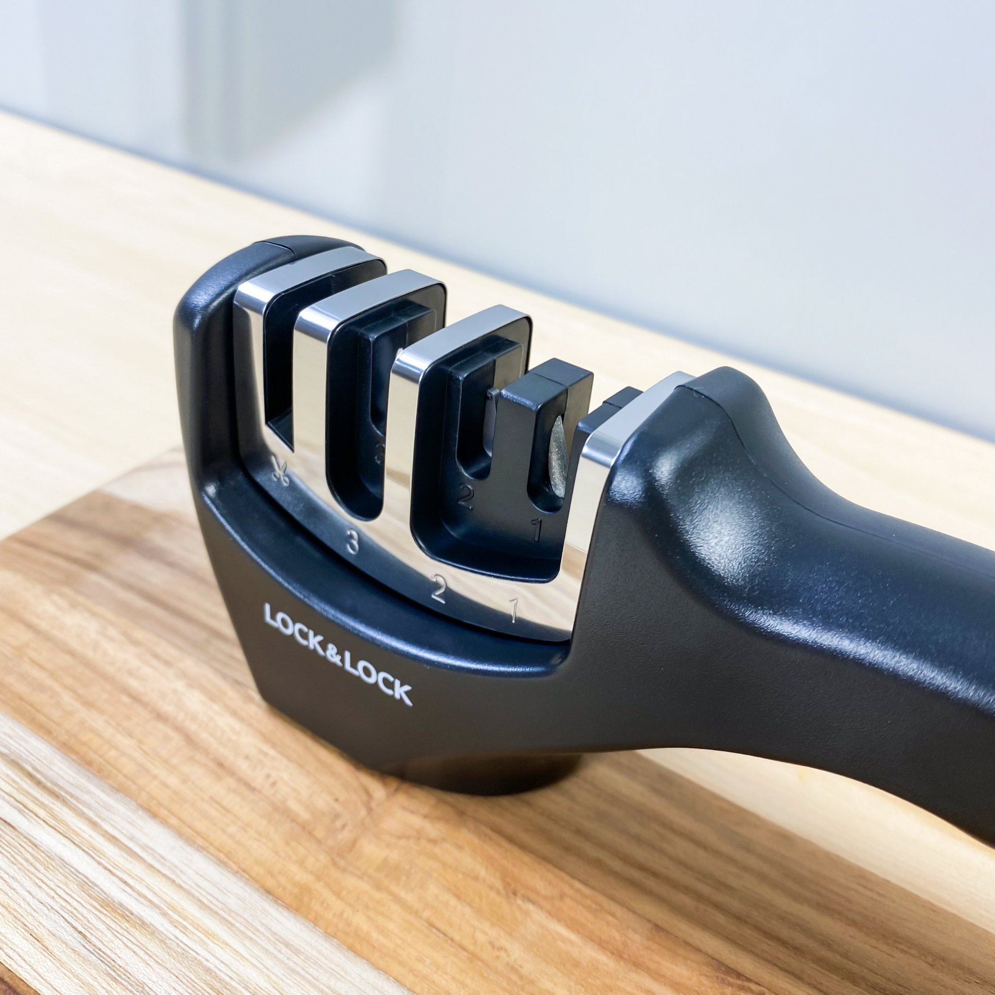 Dụng cụ mài dao kéo Lock&amp;Lock Knife Sharpener CKK113, Hàng chính hãng, 4 cấp độ, mài nhanh tiện lợi - JoyMall
