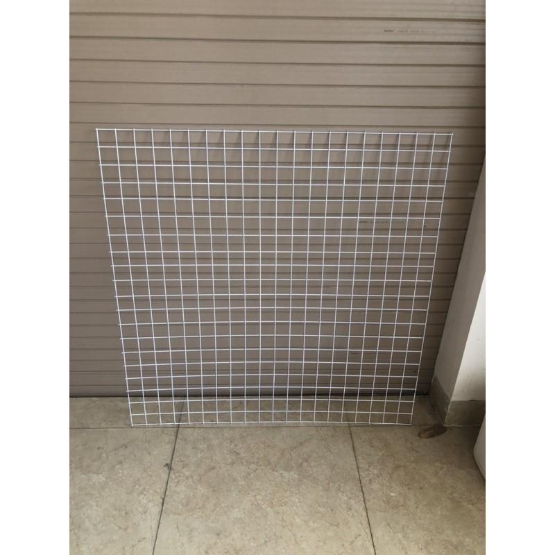 Tấm lưới sắt sơn tĩnh điện treo đồ, treo phụ kiện kích thước 50x100cm