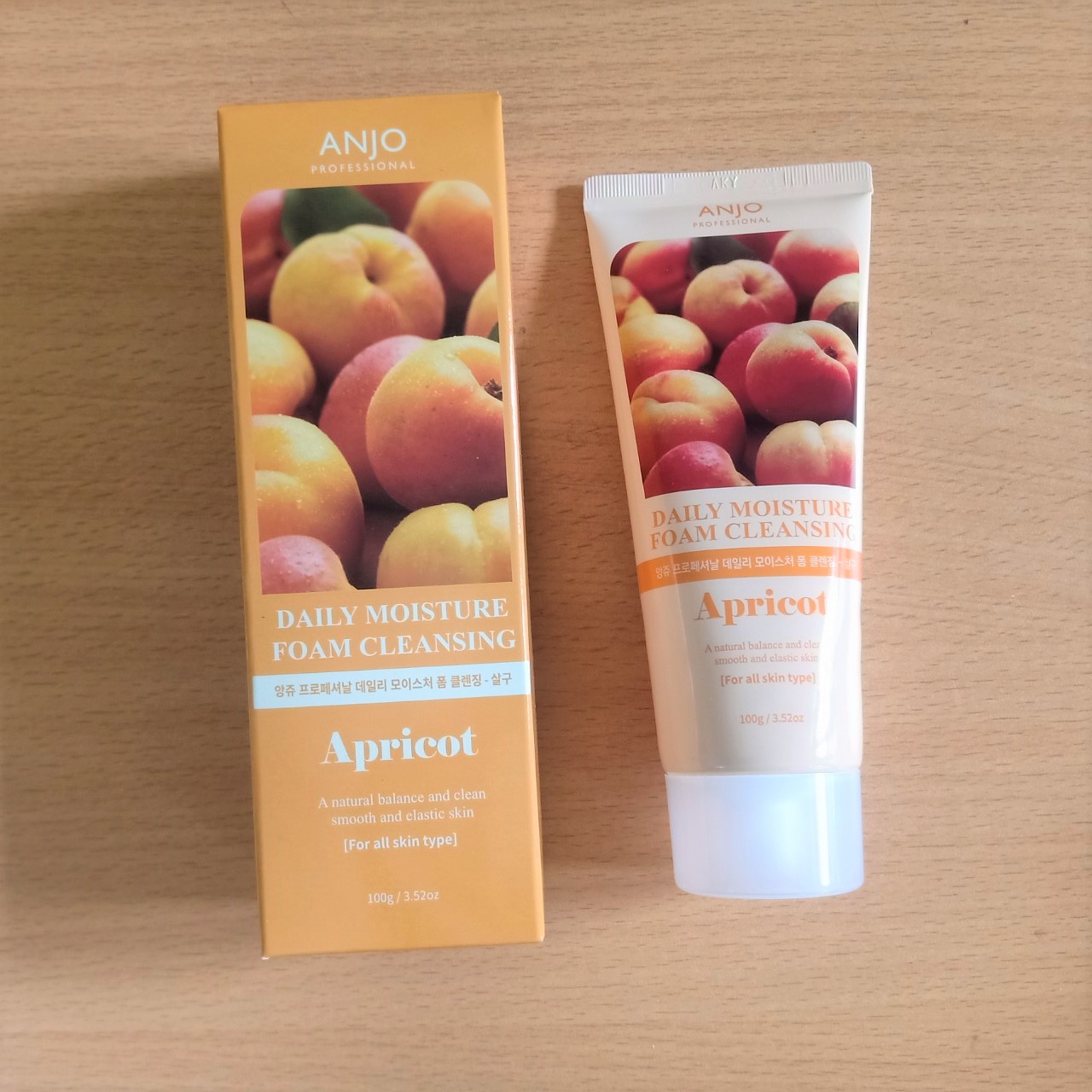 RỬA MẶT TRÁI MƠ ANJO PROFESSIONAL DAILY MOISTURE FOAM CLEANSING APRICOT 100g