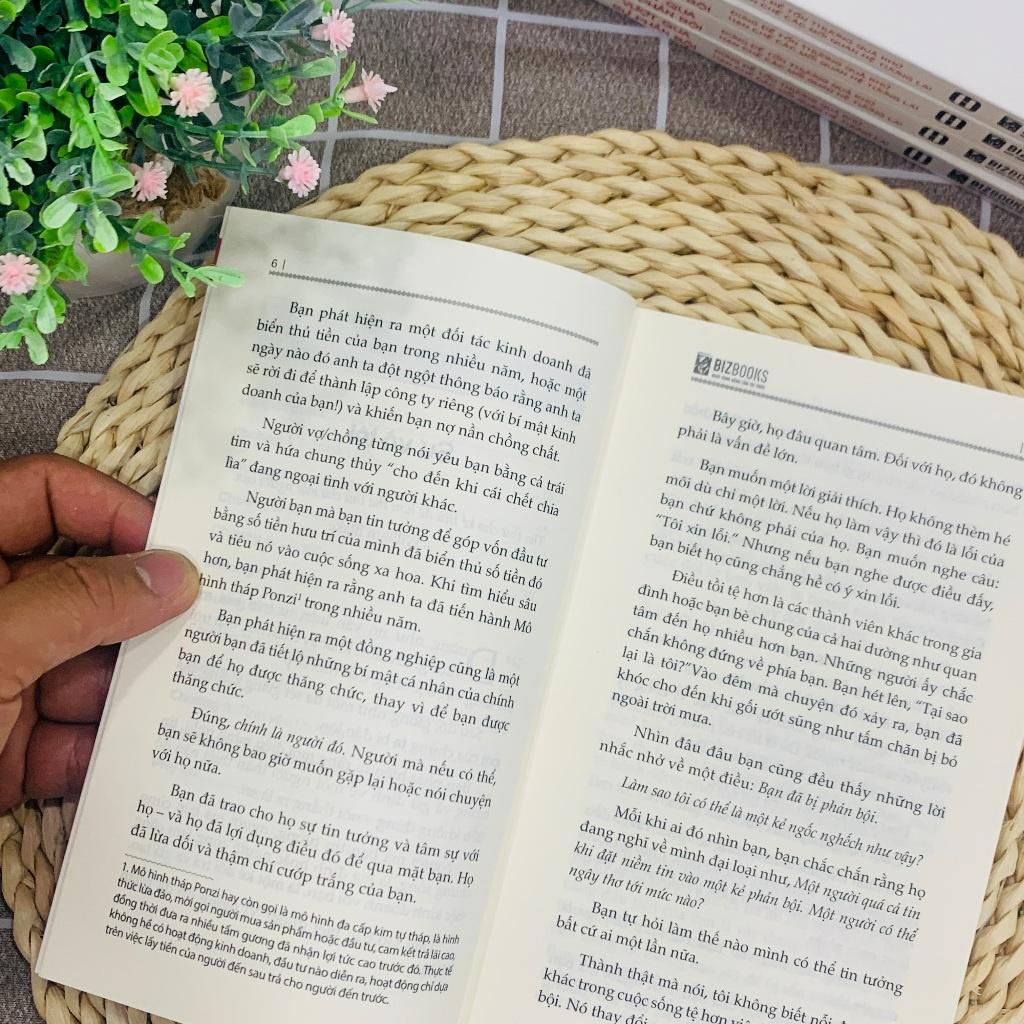 Vượt Qua Sự Phản Bội: Đừng Để Tổn Thương Quá Khứ Hạn Chế Các Mối Quan Hệ Tương Lai - Bản Quyền