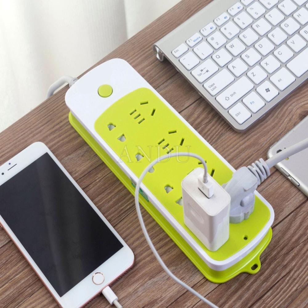 Ổ cắm điện màu xanh chống giật , có 9 ổ cắm và 3 cổng sạc USB thông minh dùng