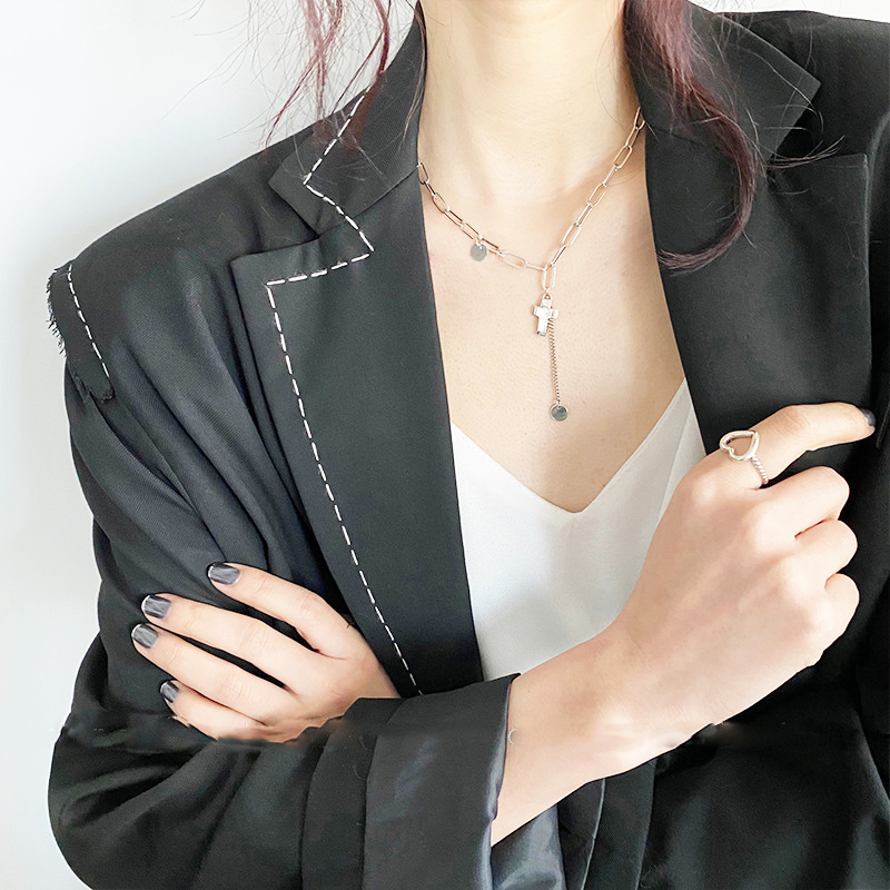 Dây chuyền mix vảy tròn chữ thập cá tính