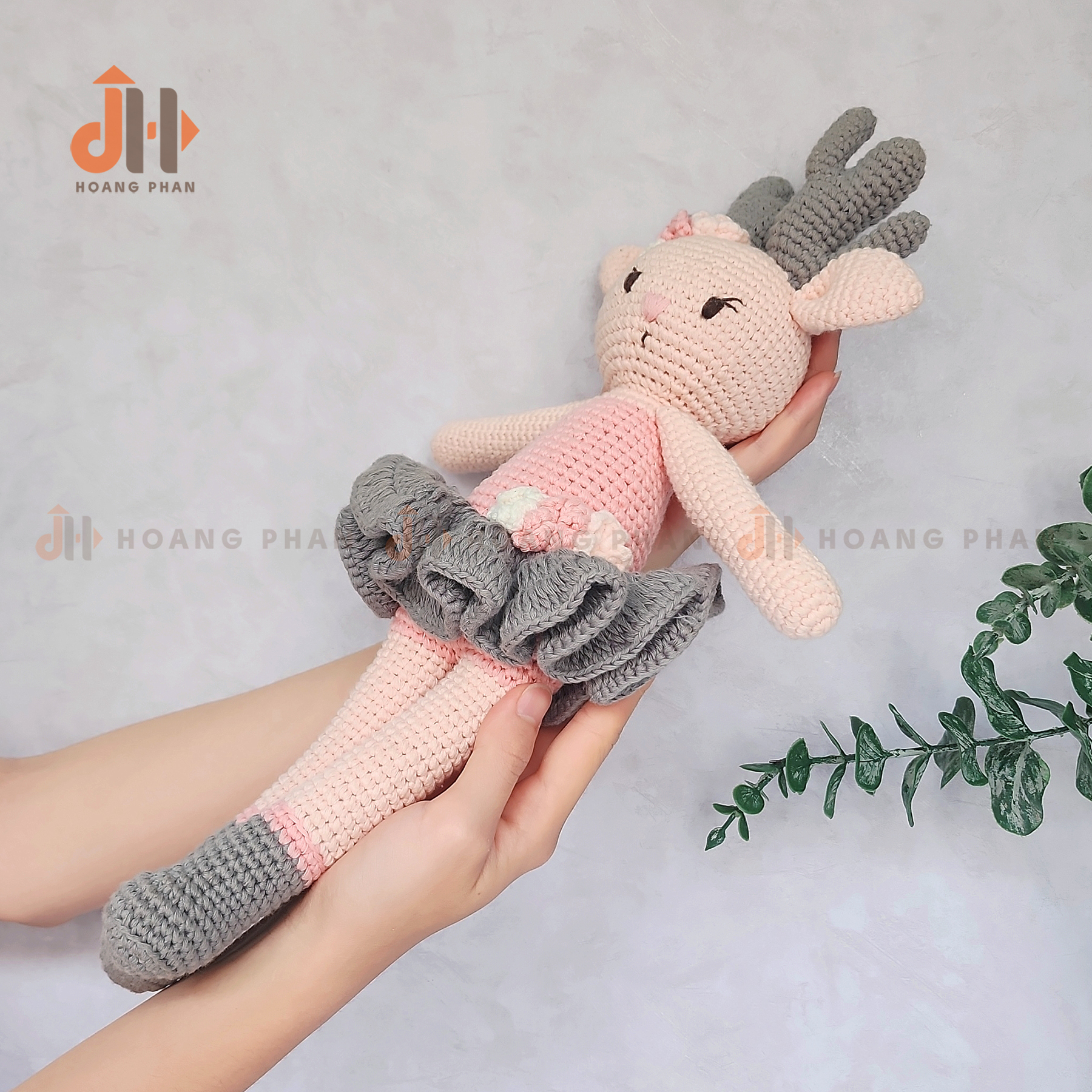 Tuần lộc Chubby mơ màng hồng