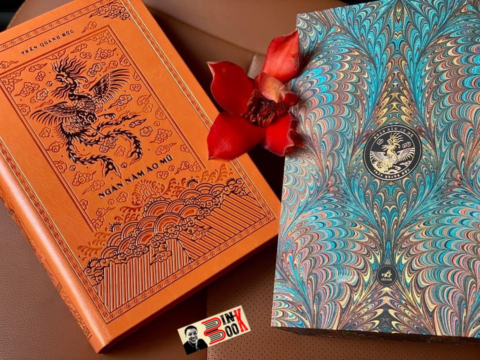 ẤN BẢN BÌA DA PU CAO CẤP VÀ GIỚI HẠN - NGÀN NĂM ÁO MŨ - TRẦN QUANG ĐỨC -