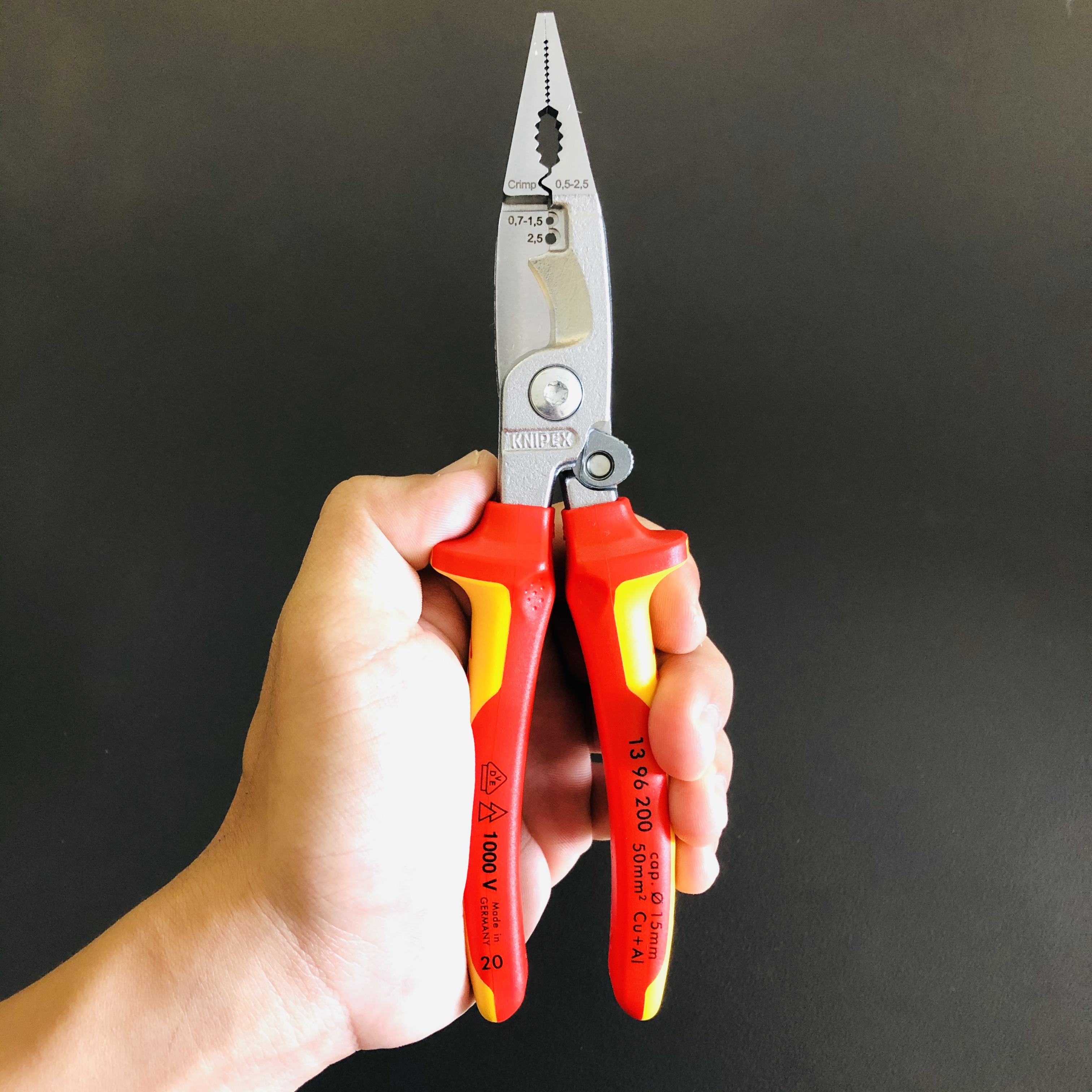 Kềm KNIPEX Lắp Điện Đa Năng 13 96 200