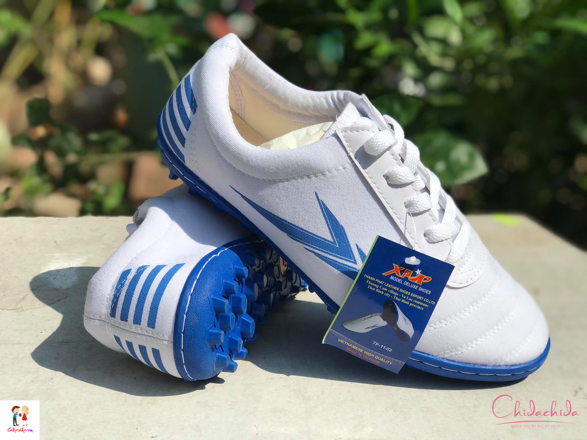 Giày đá bóng Thành Phát TP1102, giá rẻ, chất lượng cao; phù hợp với mọi người dùng