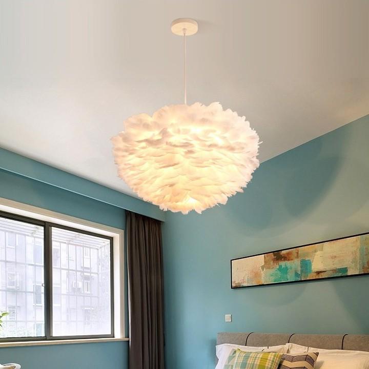 Đèn chùm LUISTE lông vũ cao cấp, hiện đại, sang trọng loại 60cm với 3 chế độ ánh sáng - kèm bóng LED chuyên dụng.