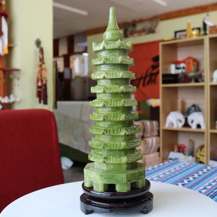 Tháp văn xương đá tự nhiên tạc tay phong thuỷ size lớn | Kèm đế gỗ như hình