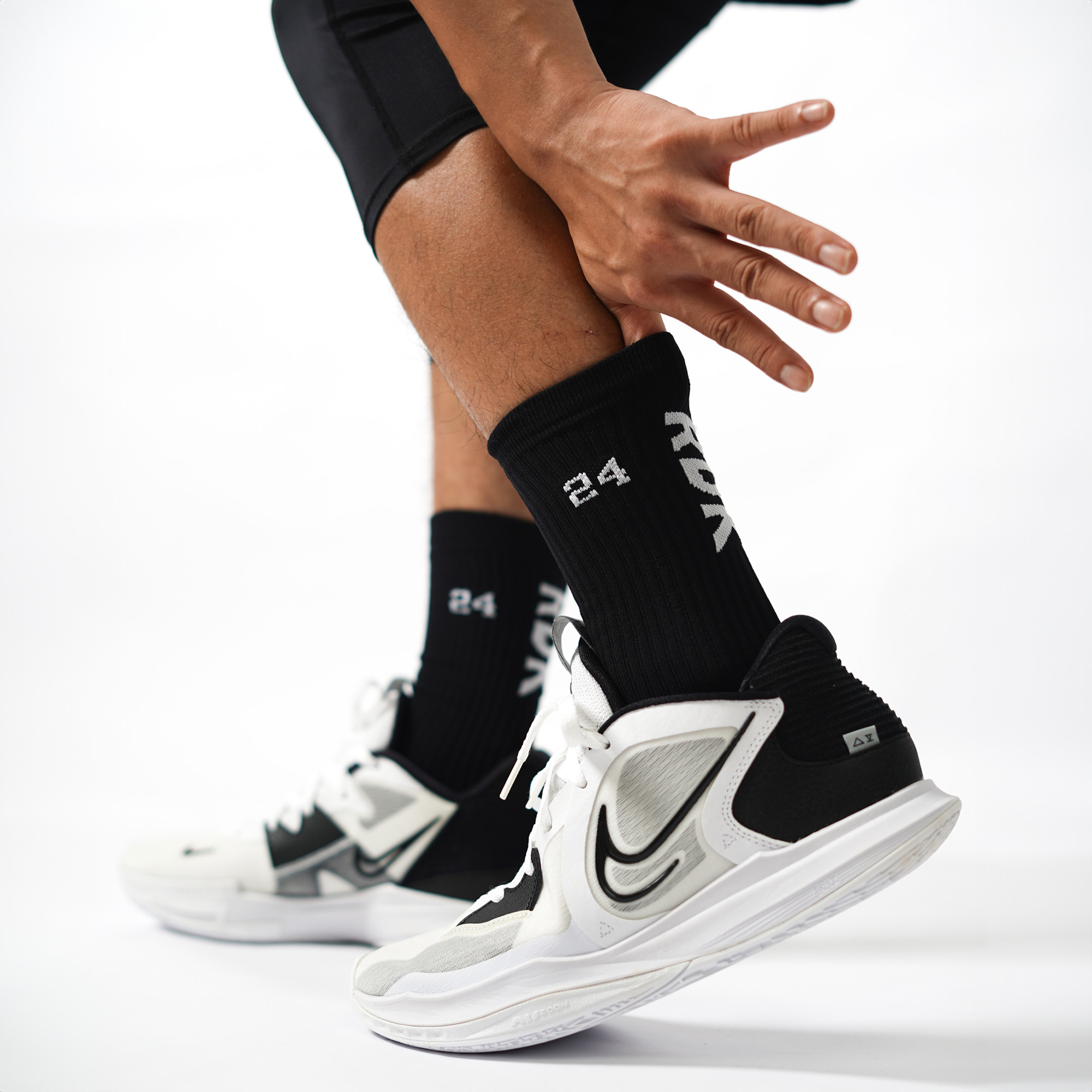 Tất Thể thao Redikick RDK 24 Cotton Cổ cao Có đệm Chống hôi chân vớ bóng rổ bóng đá chạy bộ Gym