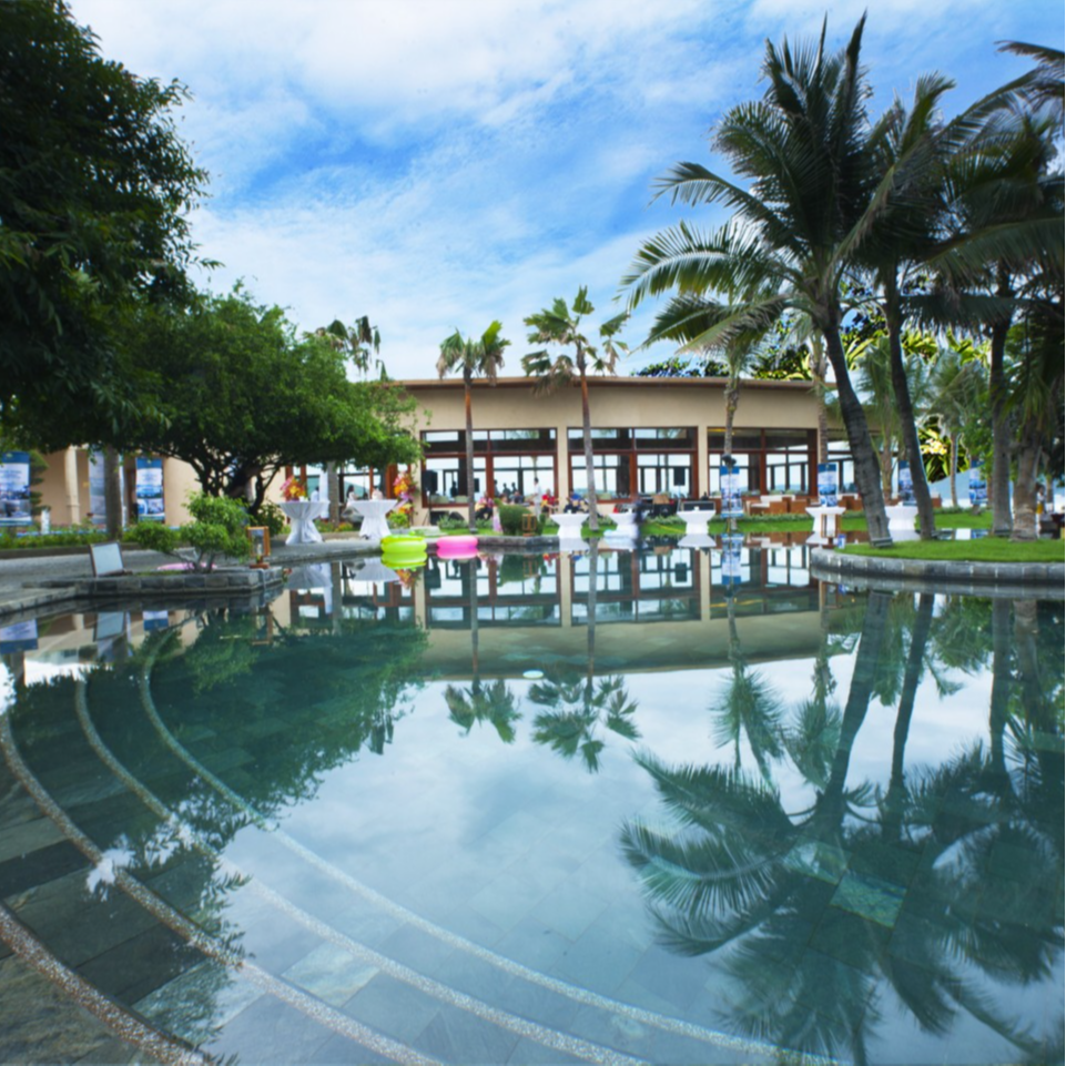 Gói 2N1Đ Tại Merperle Hòn Tằm Resort 5* - Ăn Ba Bữa. Miễn Phí Vé Khu Vui Chơi Sparkling Waves. Tặng Vé Tắm Bùn Dành Cho 02 Khách.