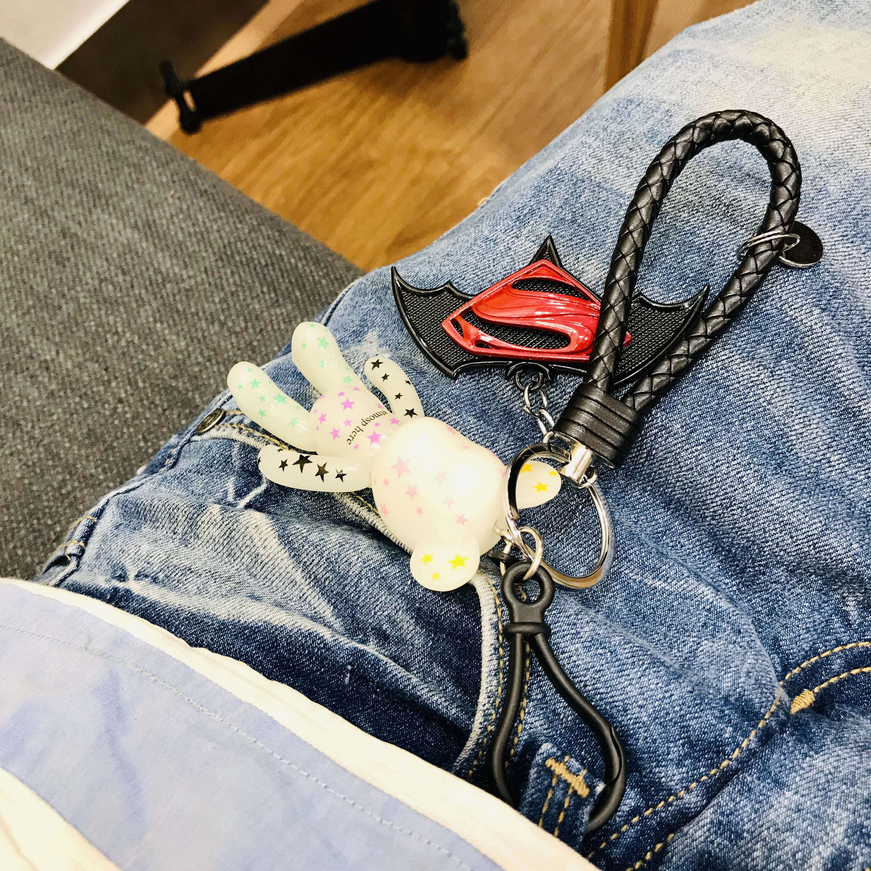 Móc khóa Gấu phát quang trong đêm kèm khiên và dây