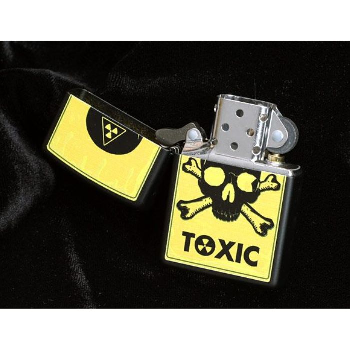 Bật Lửa Zippo Toxic Skull And Crossbones Black Matte Chính Hãng Usa