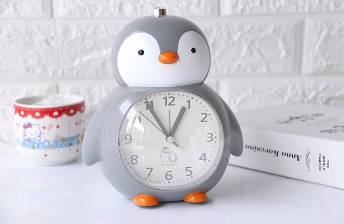 Đồng hồ báo thức chú chim cánh cụt hoạt hình dễ thương ngẫu nhiên
