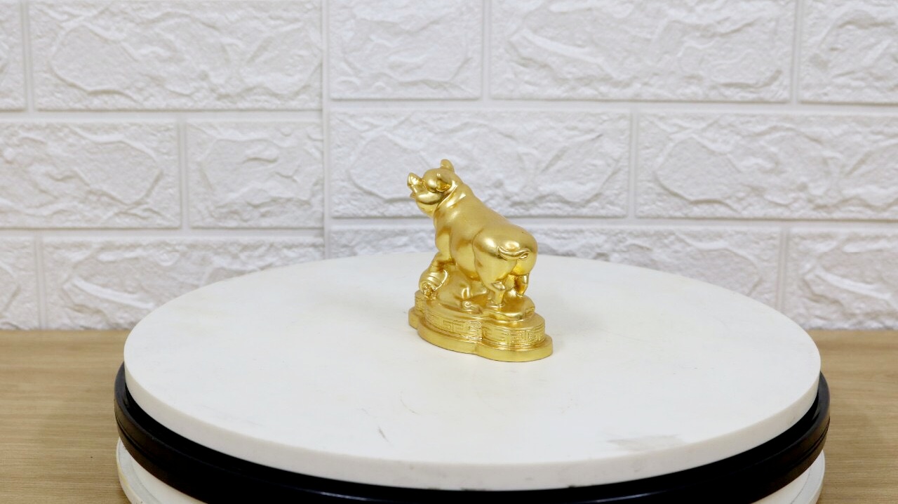 Tượng lợn bằng đồng mạ vàng 24K