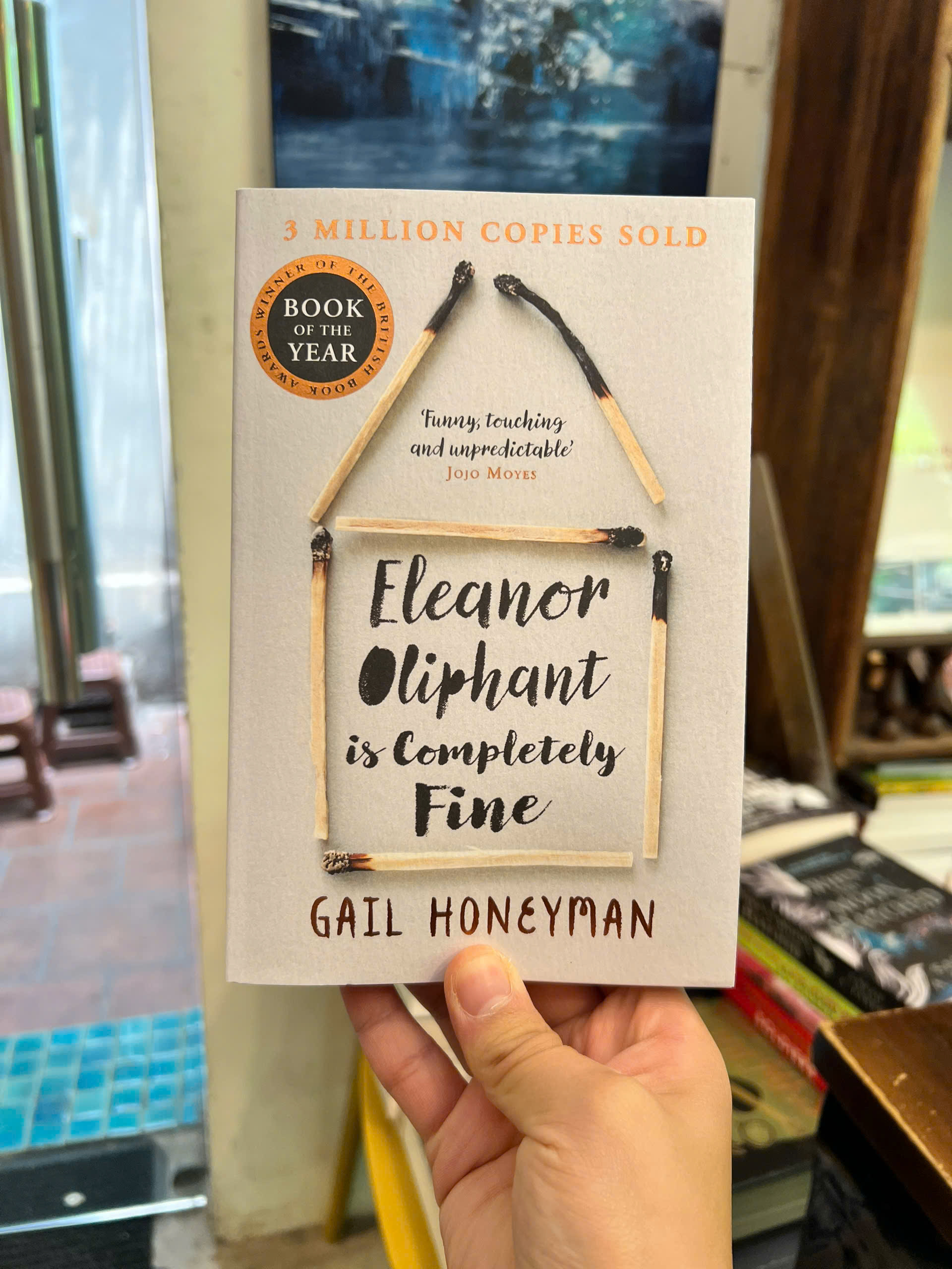 Sách - Eleanor Oliphant Is Completely Fine by Gail Honeyman | Literary Fiction / Romance / Ngoại văn