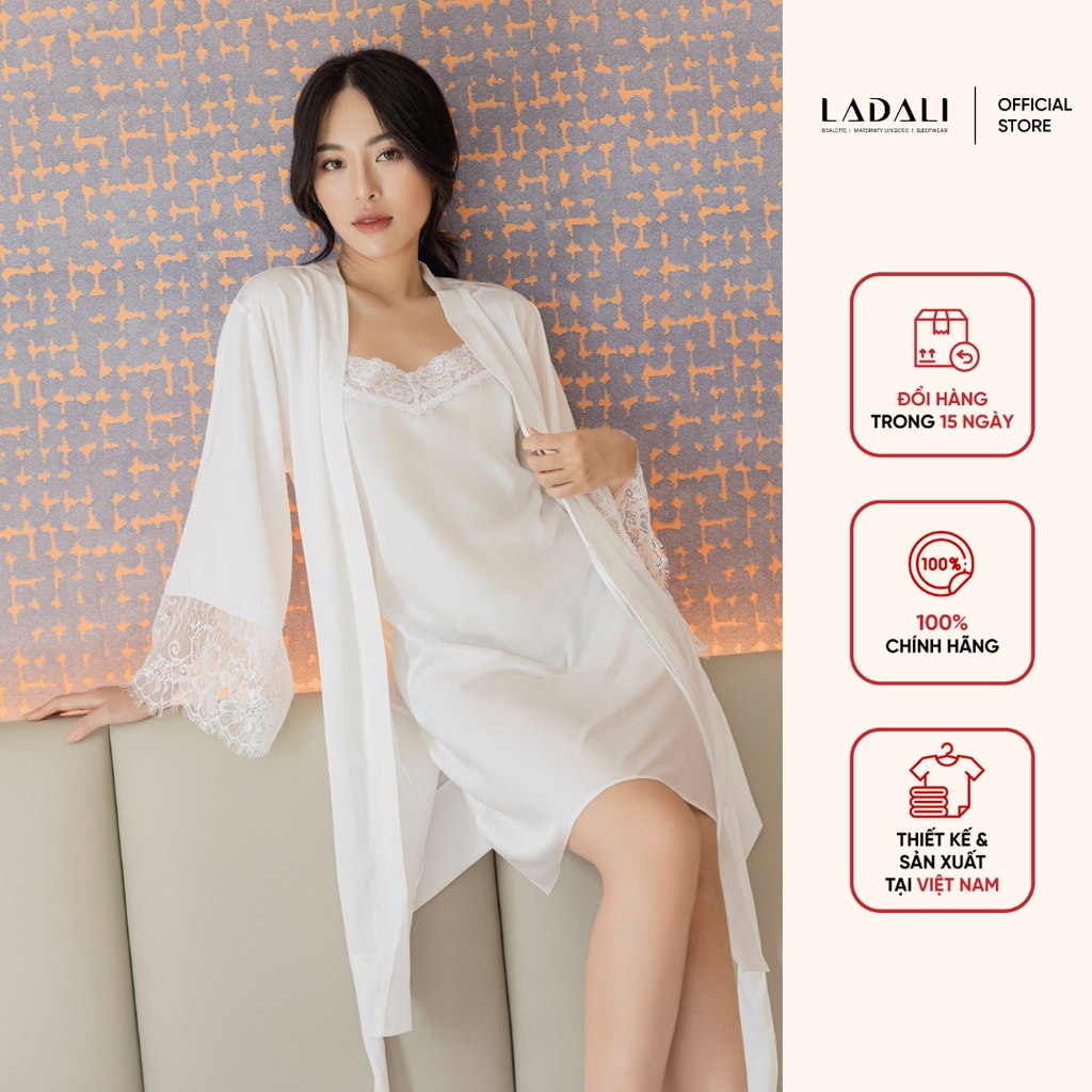 Áo Choàng Ngủ Lụa Ladali Hàng Thiết Kế Cao Cấp Phối Tay Áo Ren Quyến Rũ Màu Trắng Kèm Dây Cột Eo Sang Trọng