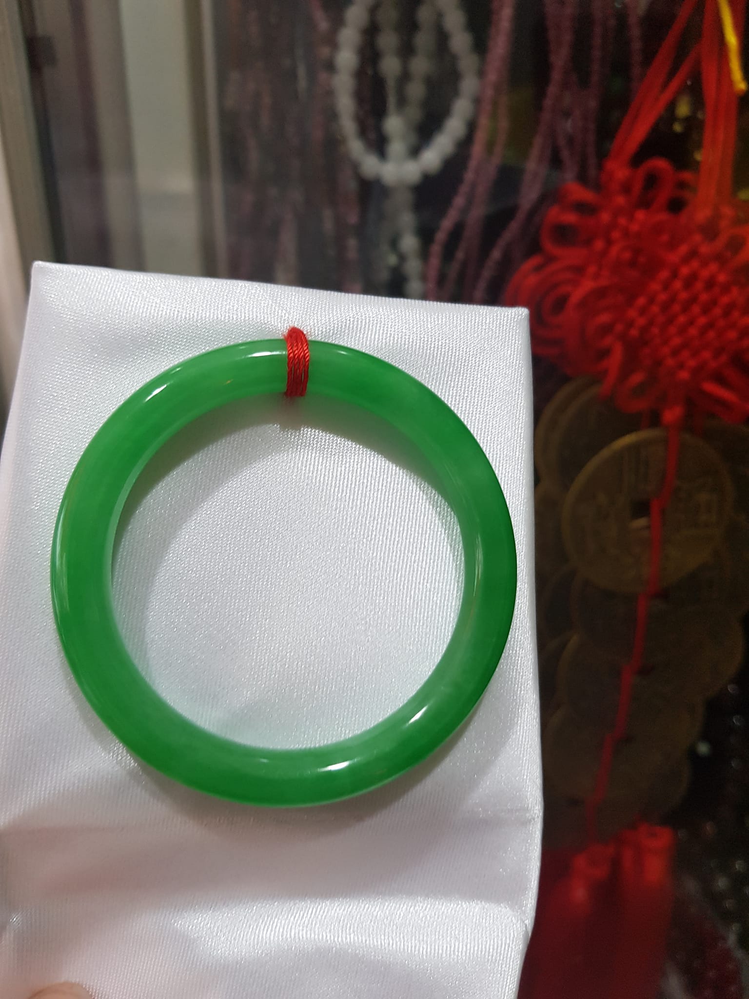 Vòng đeo Tay Đá Cẩm Thạch Lý K 48 Size vòng 48mm x dầy 7,2mm Xanh lá Nữ mệnh mộc hỏa thủy cân nặng 35kg - 48kg đeo đẹp ạ
