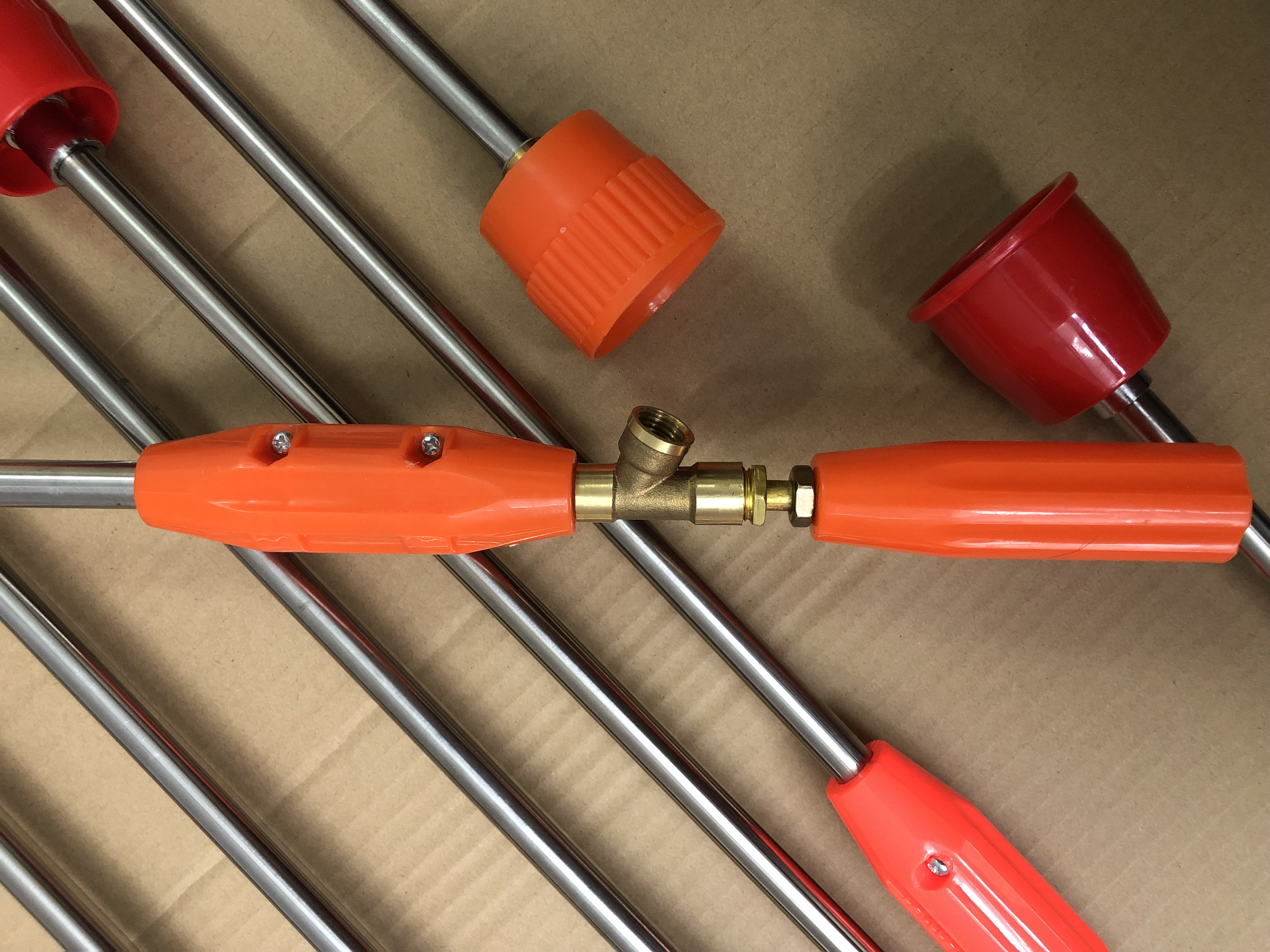 Cần xịt loa đỏ thẳng / xoay 180 độ phun thuốc trừ sâu, xịt rửa xe. Nhiều kích cỡ lựa chọn, hàng đẹp, chất lượng.