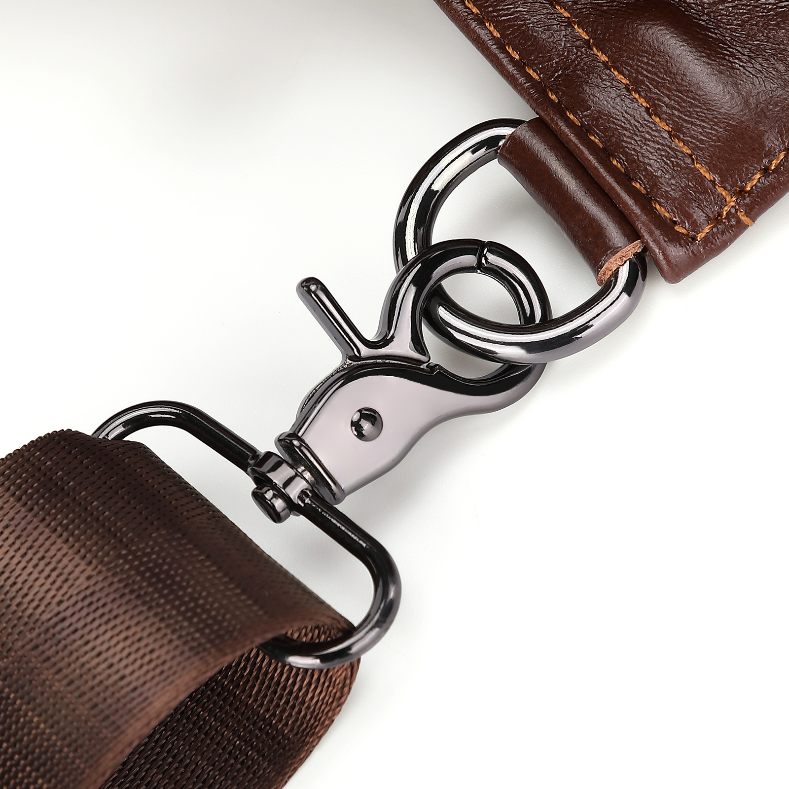 Túi đeo chéo nam DA BÒ THẬT – BEE GEE DCN9356