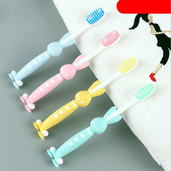 Set 4 bàn chải hình thú cho bé có đế hít xuất Nhật