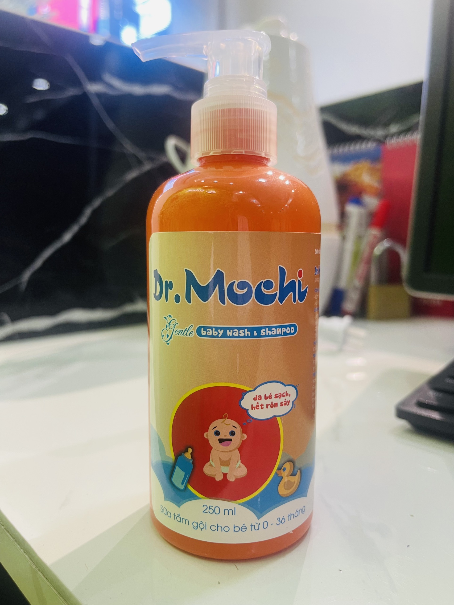 Sữa tắm gội toàn thân thảo dược Dr.Mochi Gentle 250ml ngừa rôm sẩy, mẩn ngứa - dưỡng da mềm mịn cho bé