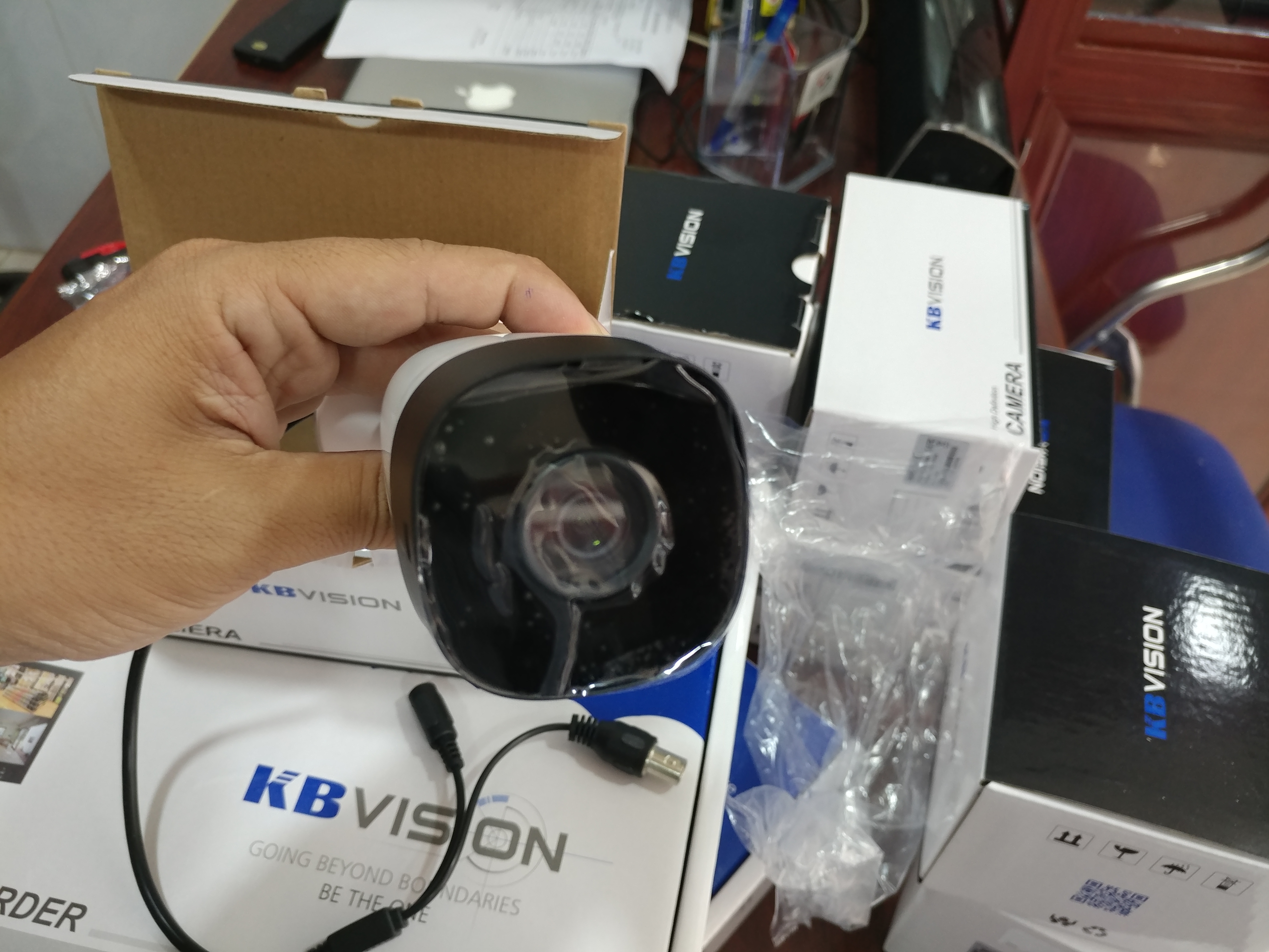 Camera 4 in 1 hồng ngoại 2.0 Megapixel KBVISION KX-2111C4 - Hàng Chính Hãng