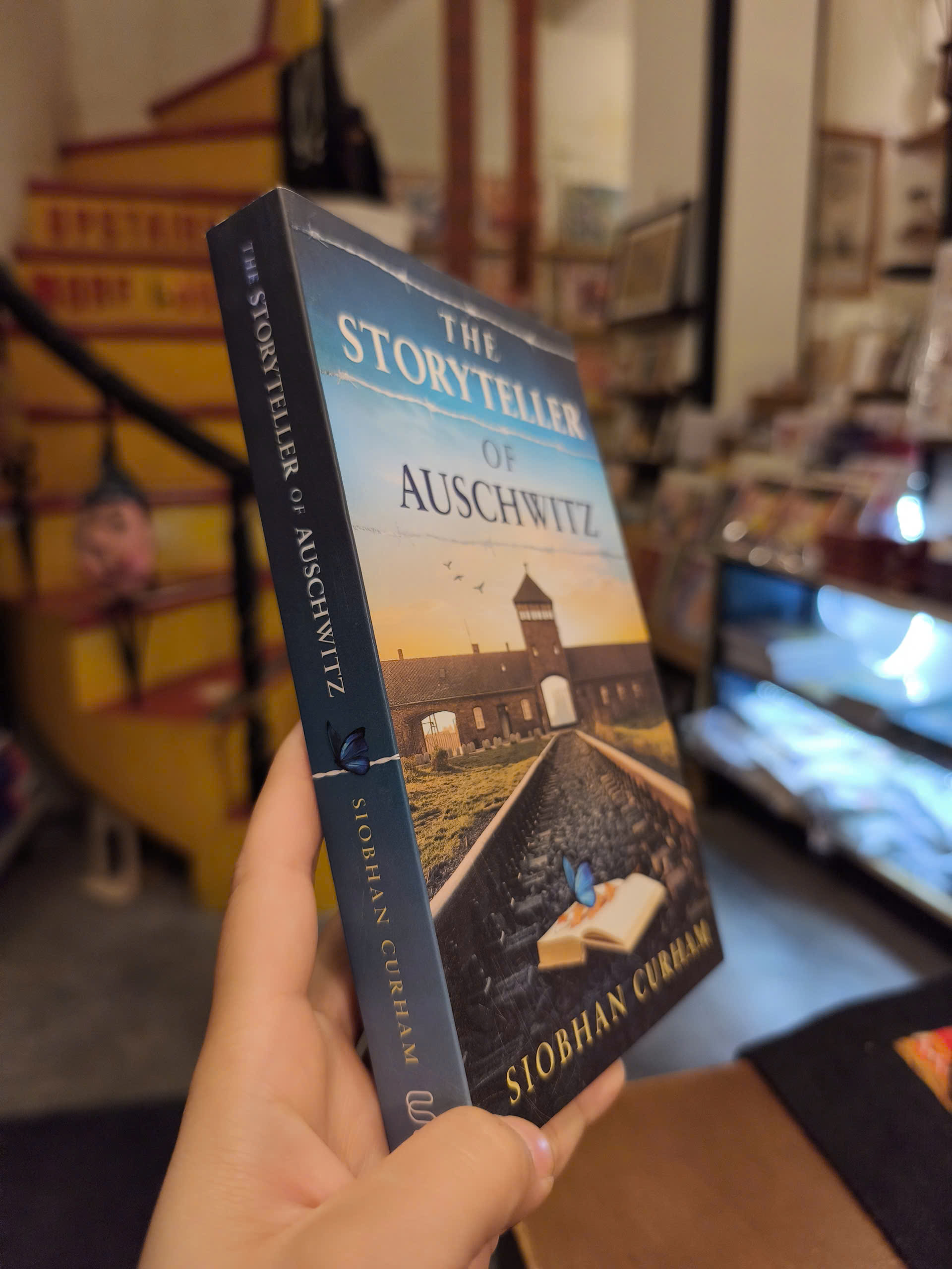 Sách - The Storyteller of Auschwitz: A gripping World War Two historical novel by Siobhan Curham