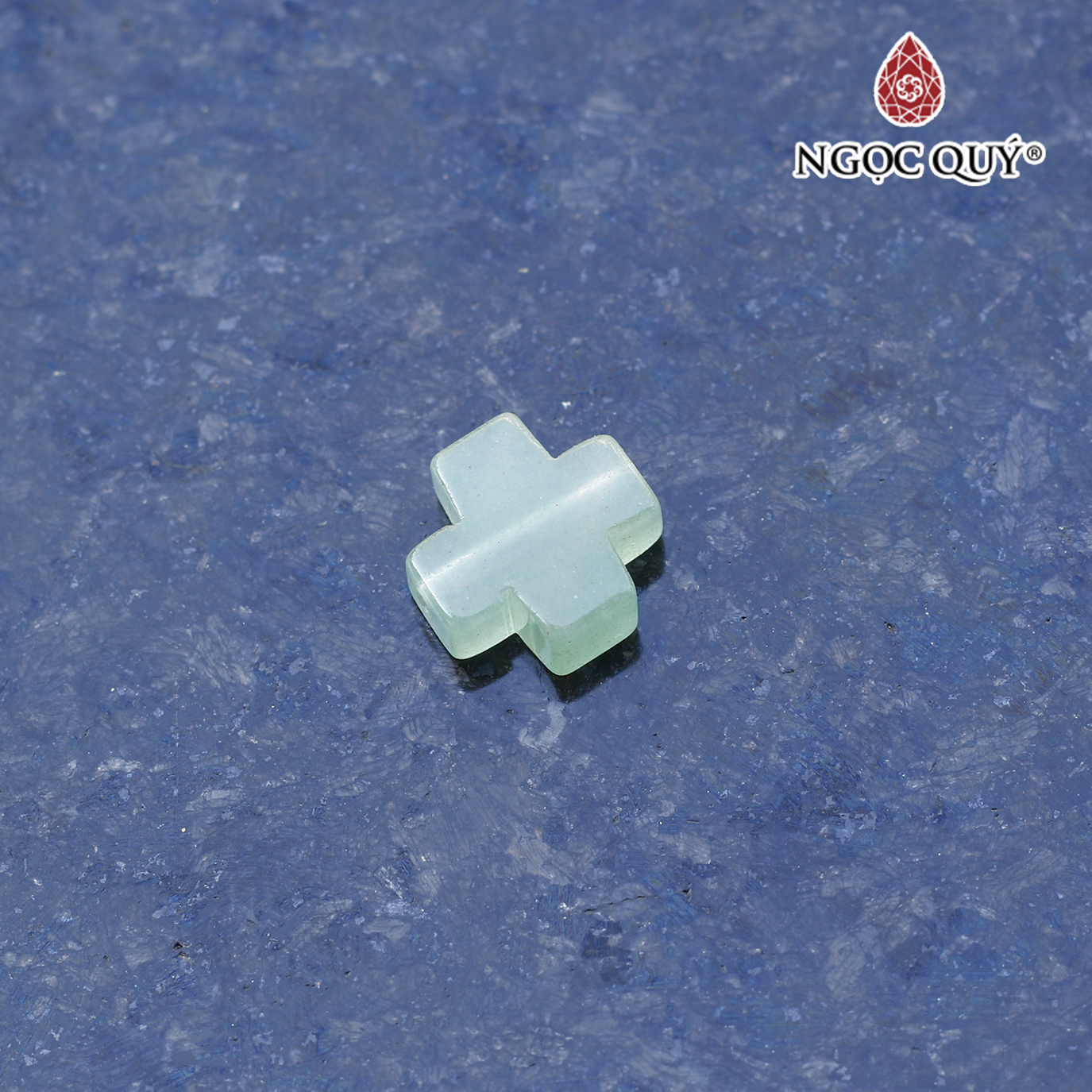 Mặt dây chuyền thánh giá xỏ ngang đá thạch anh dâu xanh aventurine mệnh hỏa, mộc - Ngọc Quý Gemstones