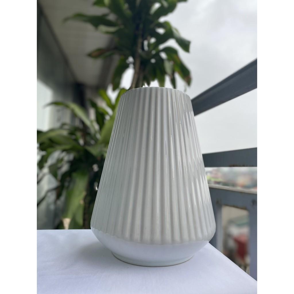 BÌNH HOA BÁT TRÀNG CAO CẤP DÁNG CÚP KẺ SỌC