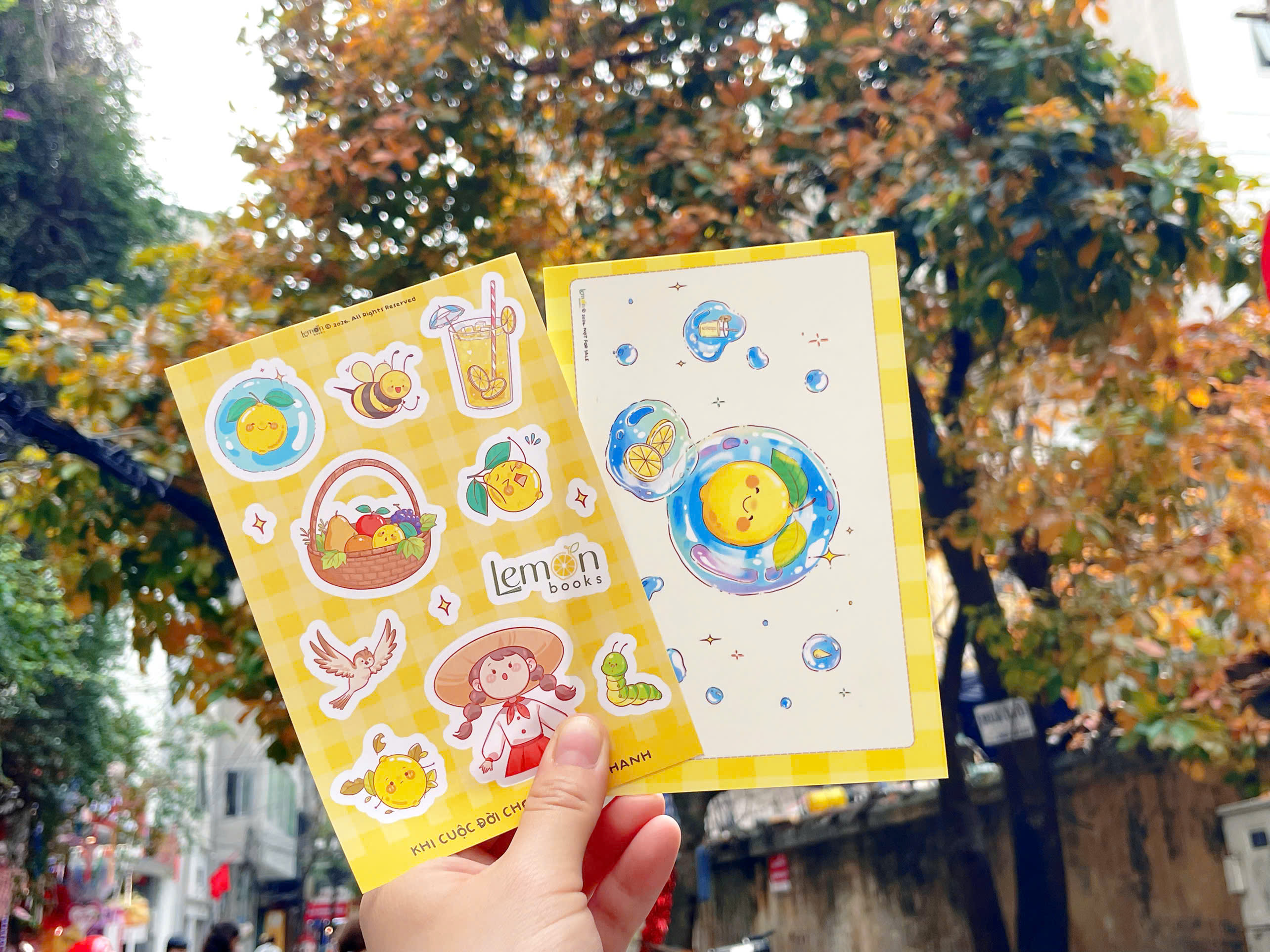 Sách tô màu - Khi cuộc đời cho bạn quả chanh - Lemonbooks &amp; Nonchan - Tặng kèm Sticker