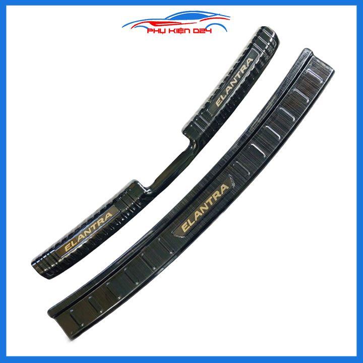 Ốp chống trầy cốp Elantra 2019-2020-2021 thép không gỉ vân titan bảo vệ xe chống va đập