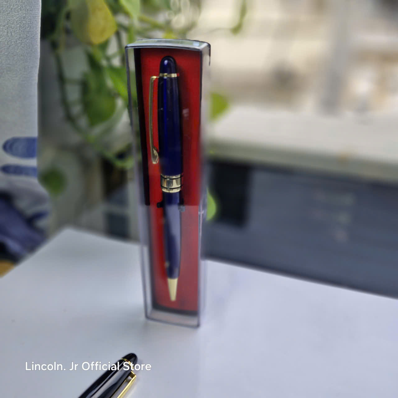 Bút ký Lincoln. Jr 001, kiểu xoay, mực bi 0.7 mm, nét mực đều ở mọi góc nghiêng