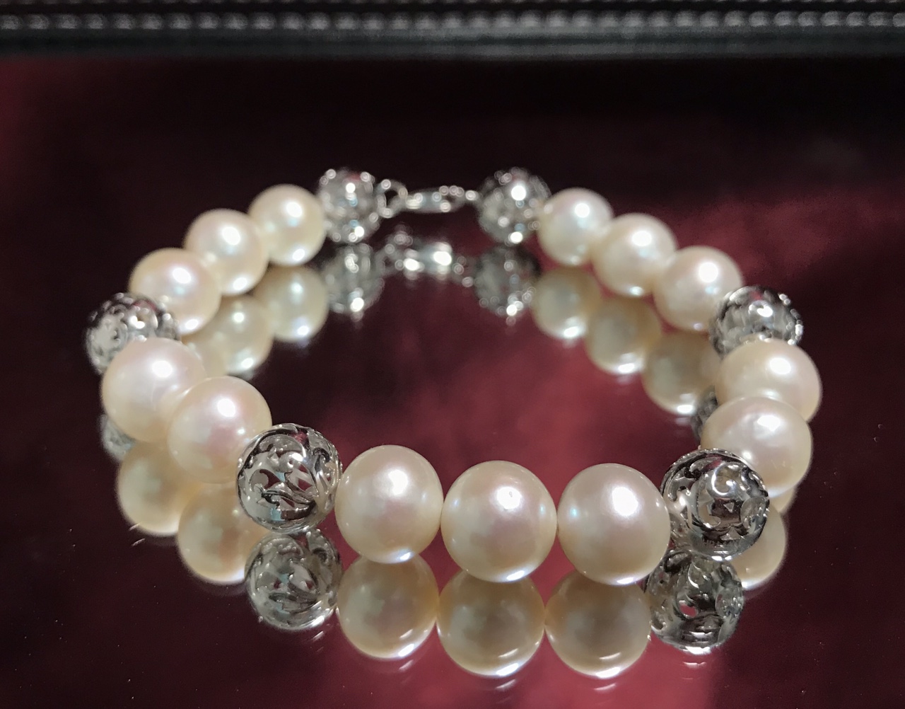 Vòng Tay Ngọc Trai Phối Charm Bạc Thái Cao Cấp