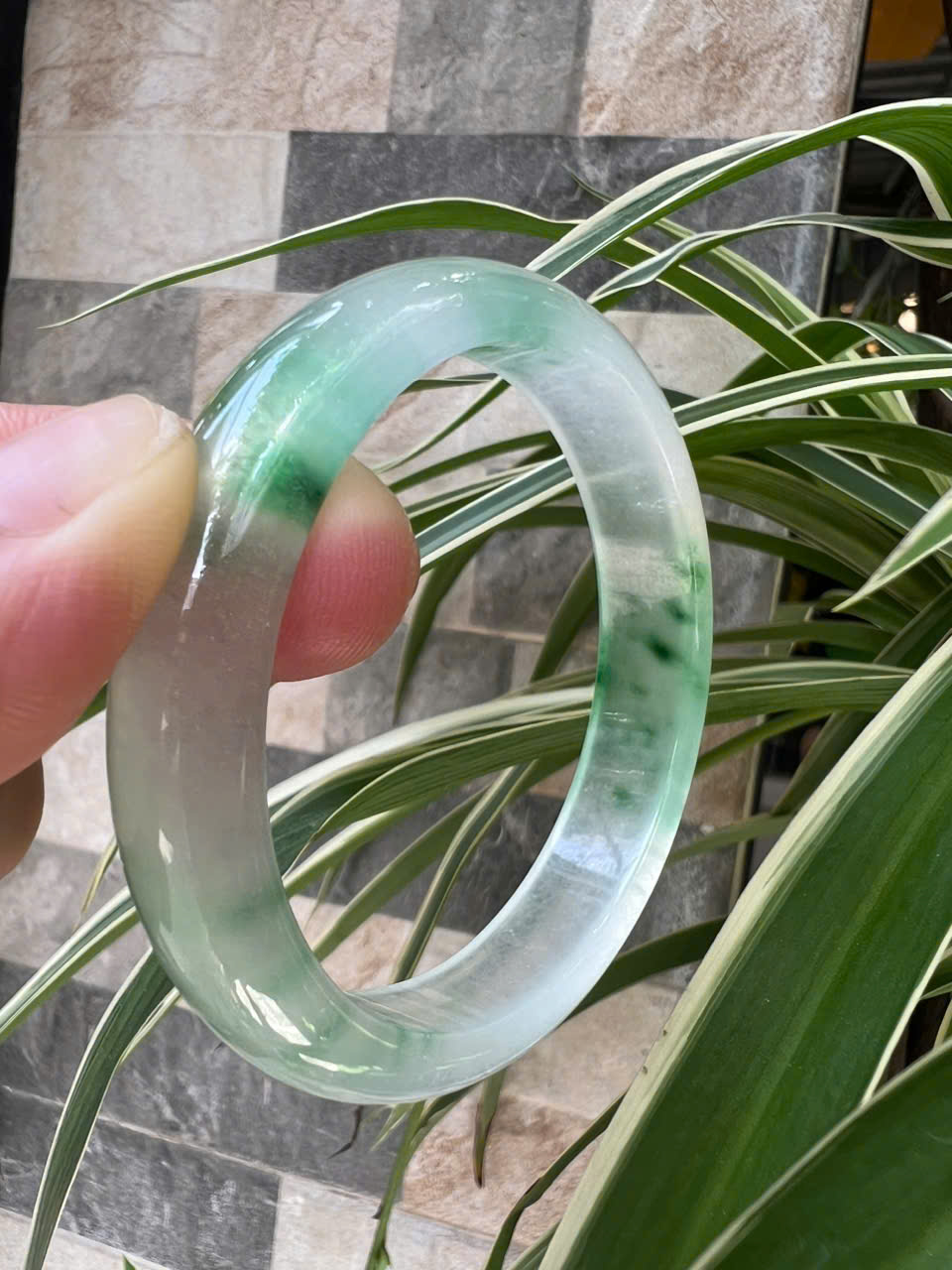 Vòng Tay Nữ Bản Hẹ Đá Mã Não DuLong Trắng Trong Xanh Rong Biển Nhẹ Bóng Đẹp Ni 54mm Cao 12mm Dầy 7mm Món quà tặng Nữ 50kg - 55kg đeo tay xinh rẻ đẹp ý nghĩa ạ