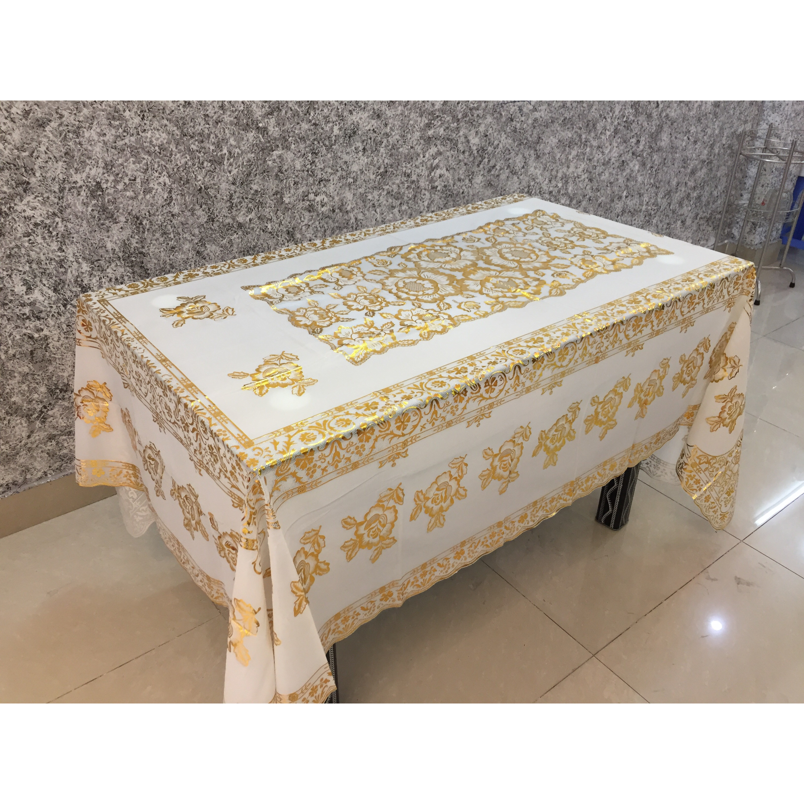 Khăn trải bàn kích thước 150 x 228cm họa tiết 3D dùng cho bàn lớn