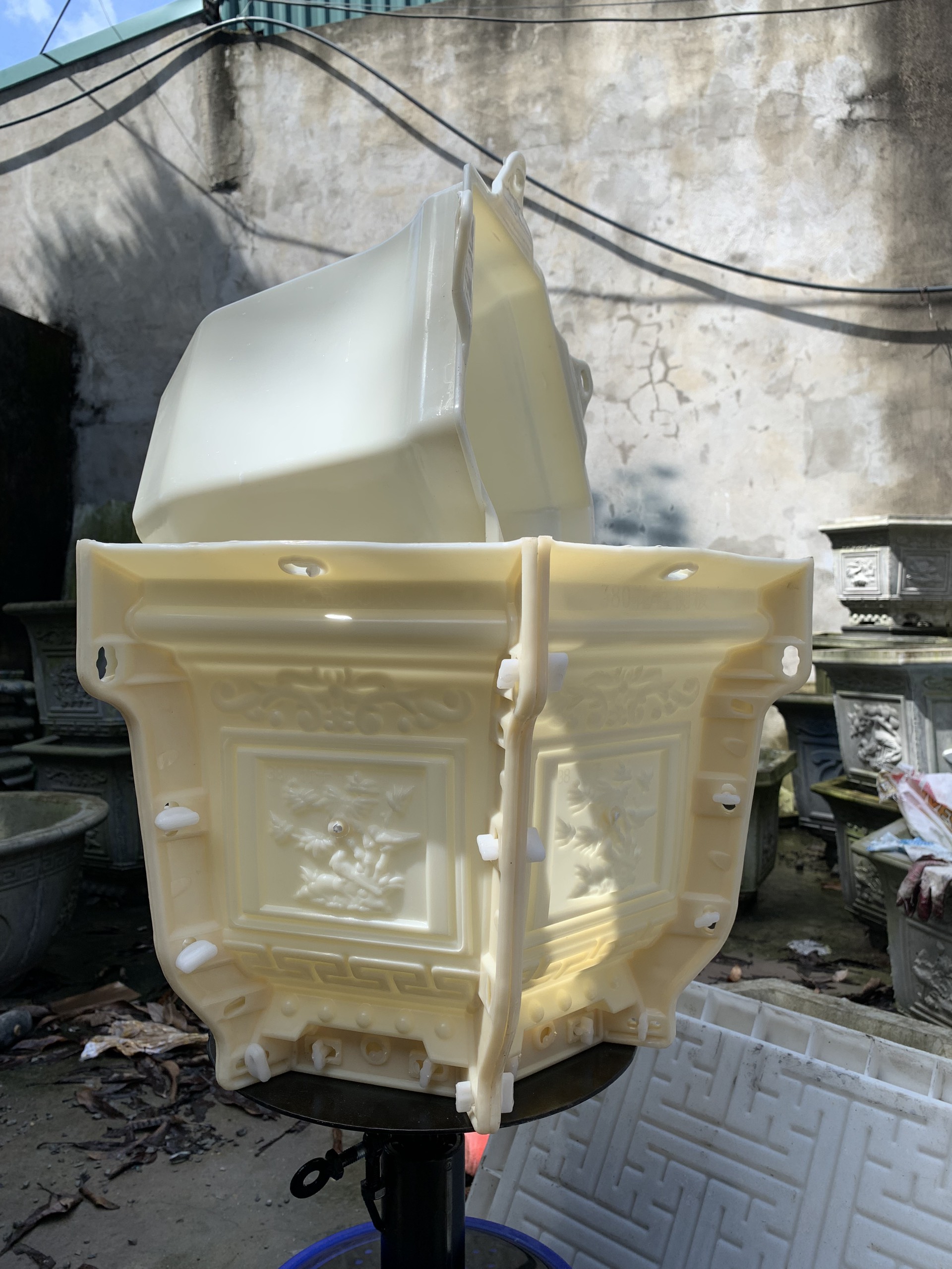 Khuôn chậu lục giác 38cm , khuôn đầy đủ lòng trong, đa dạng hoa văn, dễ dàng thi công