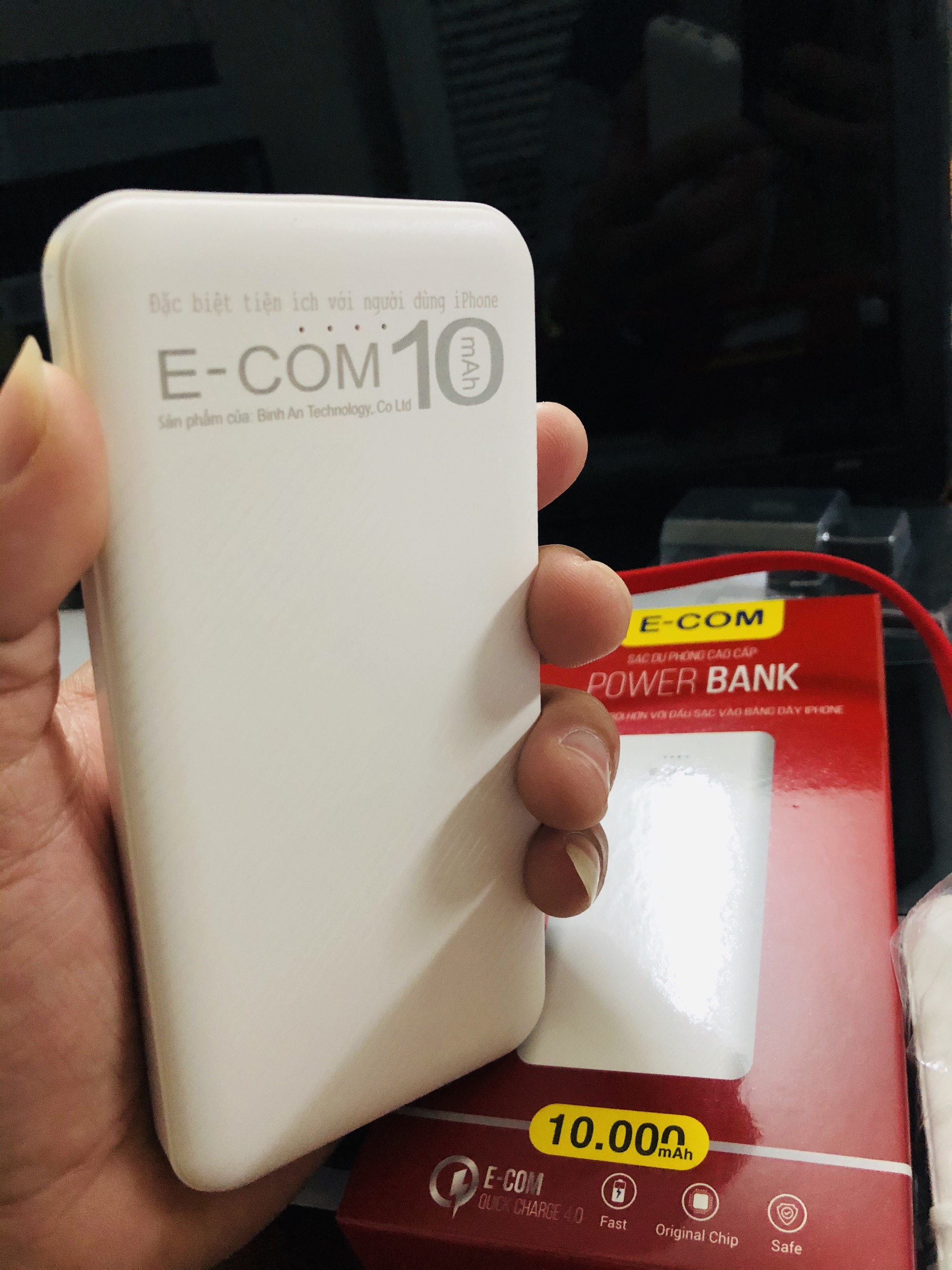 Pin dự phòng có cổng sạc vào Lightning dung lương 10.000mAh E-COM