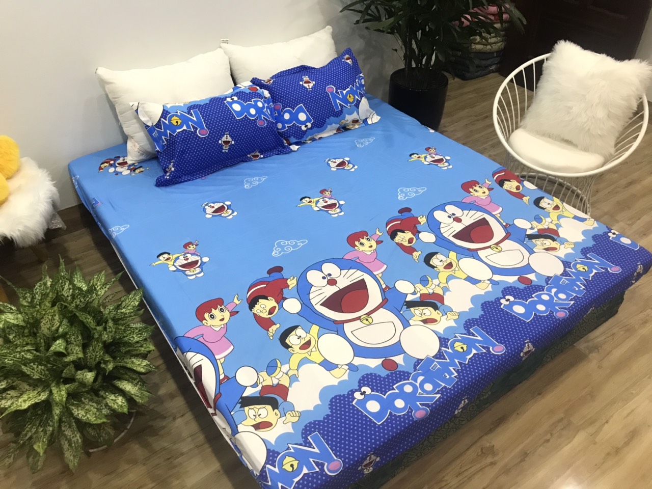 bộ ga gối Coton poly Dulcett mẫu Doremon cute ( gồm 1 ga và 2 vỏ gối) mã P3