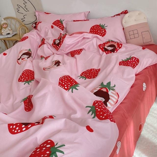 Set Cotton Poly Hàng Nhập Khẩu Cao Cấp 4 Món Cô Bé Dâu Tây