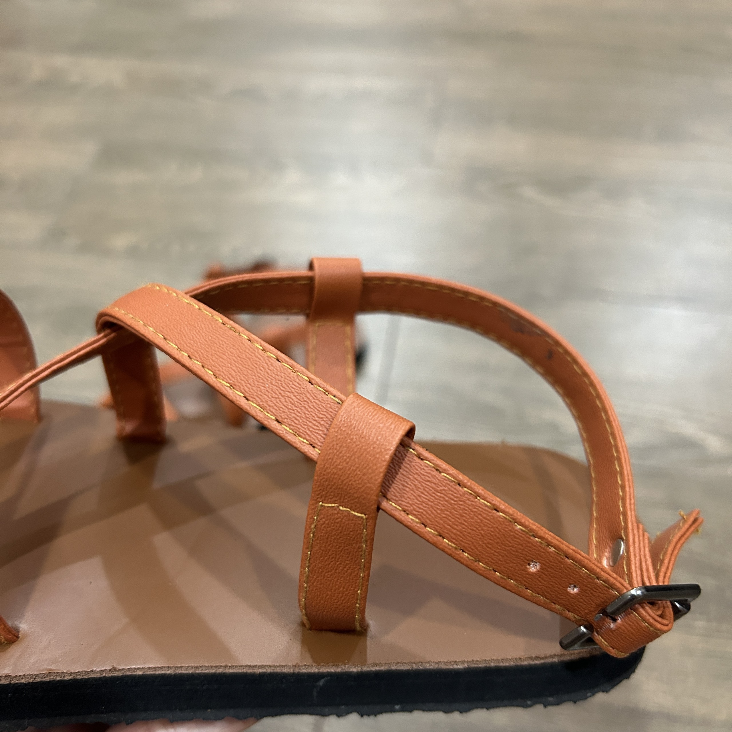 Giày sandal xỏ ngón quai chéo SD03 đi học, đi chơi, Da Pu LYNA Sandal