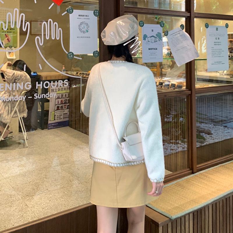 Áo khoác len nữ cardigan tay dài khoác dạ lông thỏ 2 màu đen trắng cúc ngọc cổ tròn dáng ngắn kiểu Hàn Quốc D-7