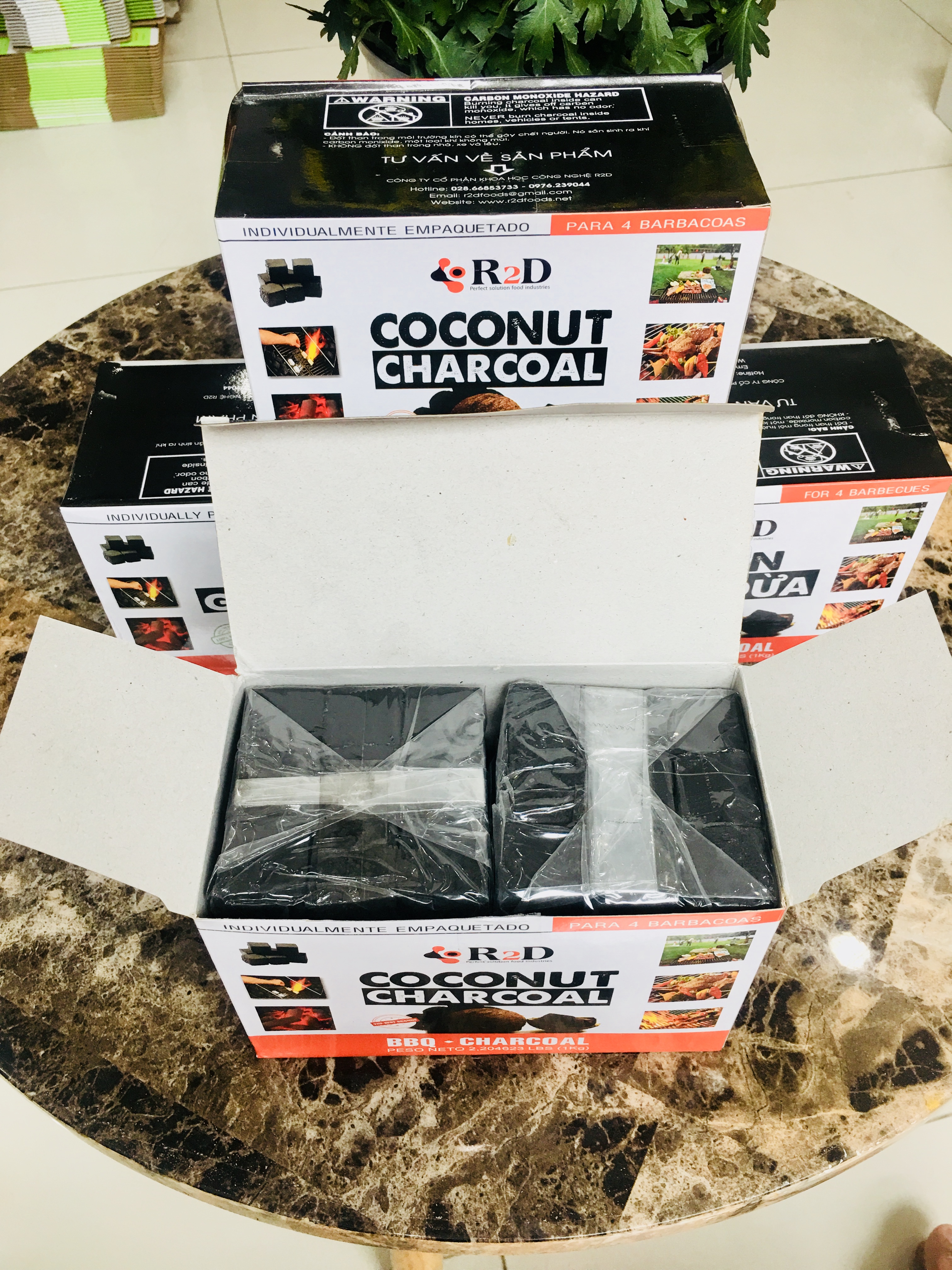Combo 3 hộp than không khói làm từ Gáo dừa chính hãng R2D dùng cho tiệc nướng BBQ (tổng 7 kg than) an toàn cho sức khoẻ