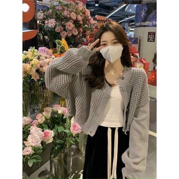 Áo khoác len rách hót lắm ce hàng qc chuẩn đẹp l1 fom dưới 57kg -C